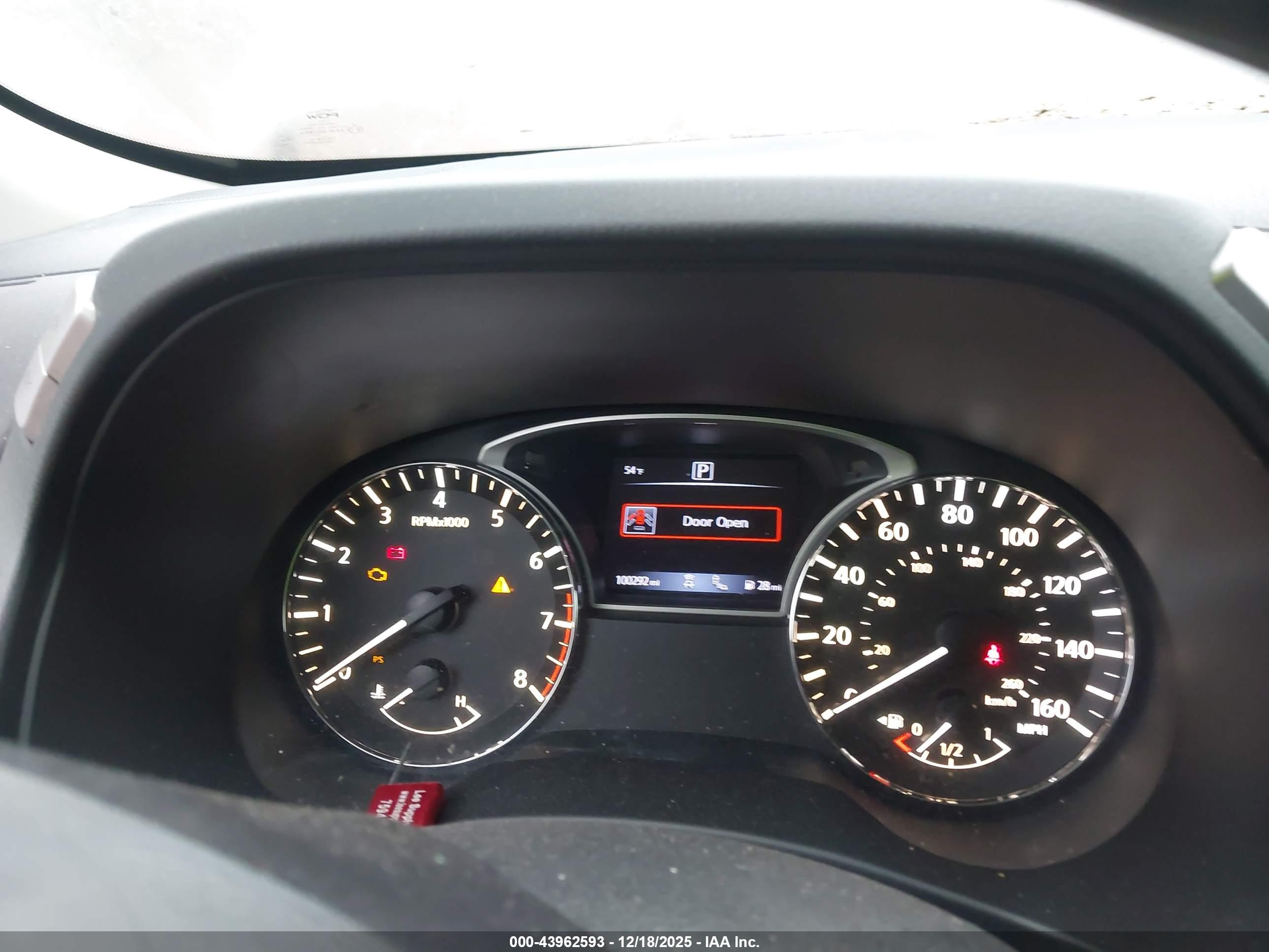 NISSAN PATHFINDER image 7