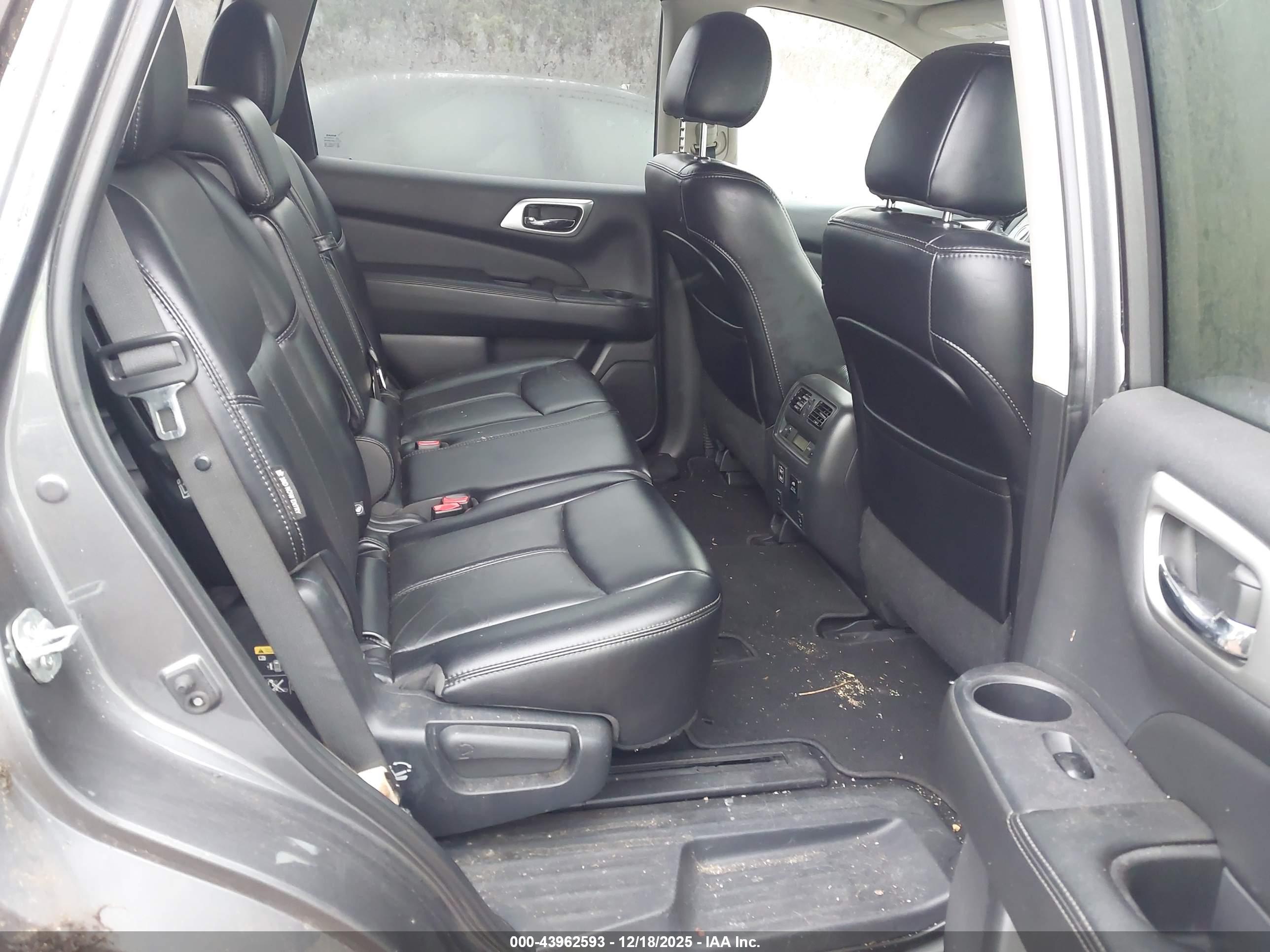NISSAN PATHFINDER image 8