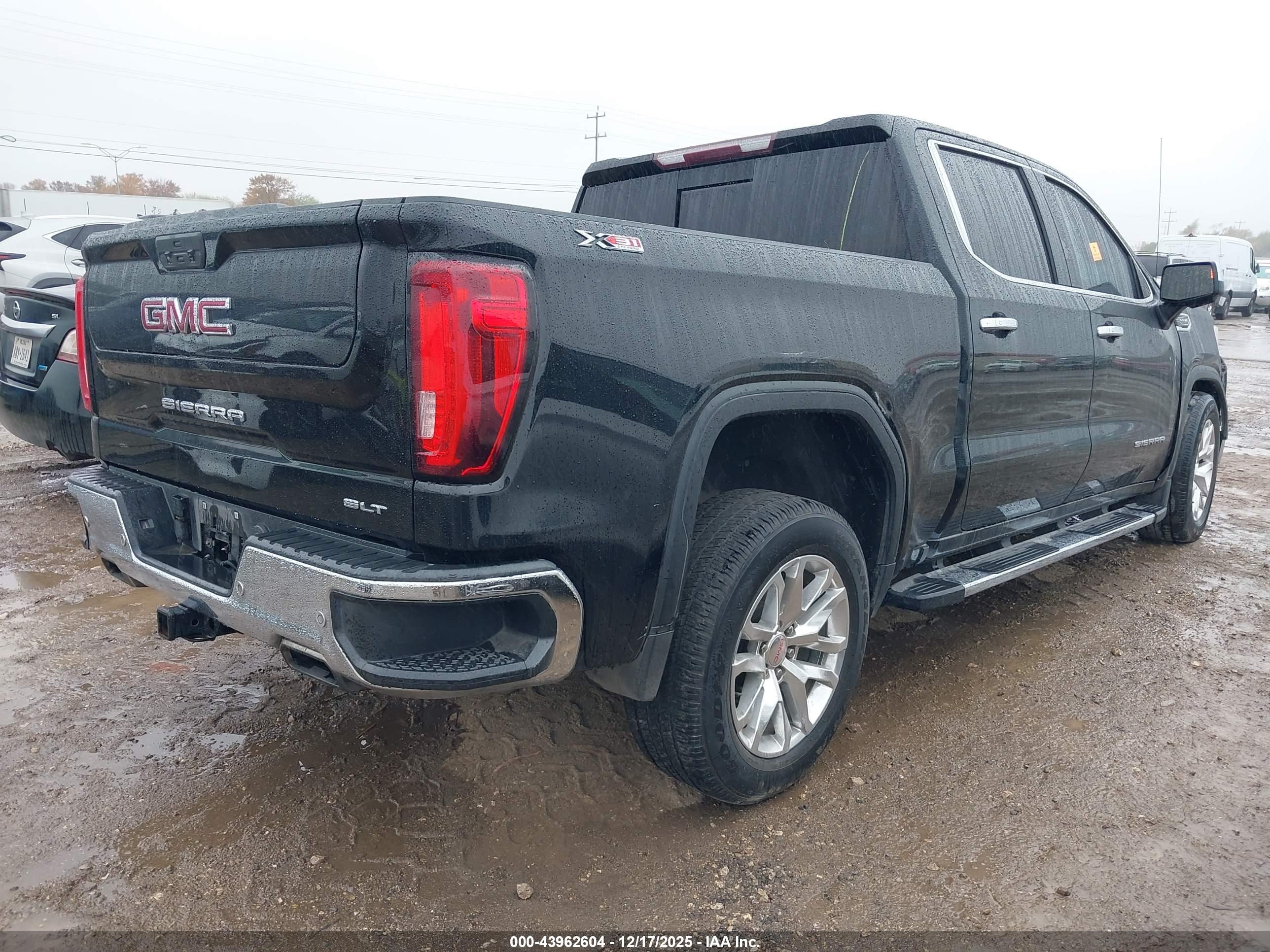 GMC SIERRA image 4