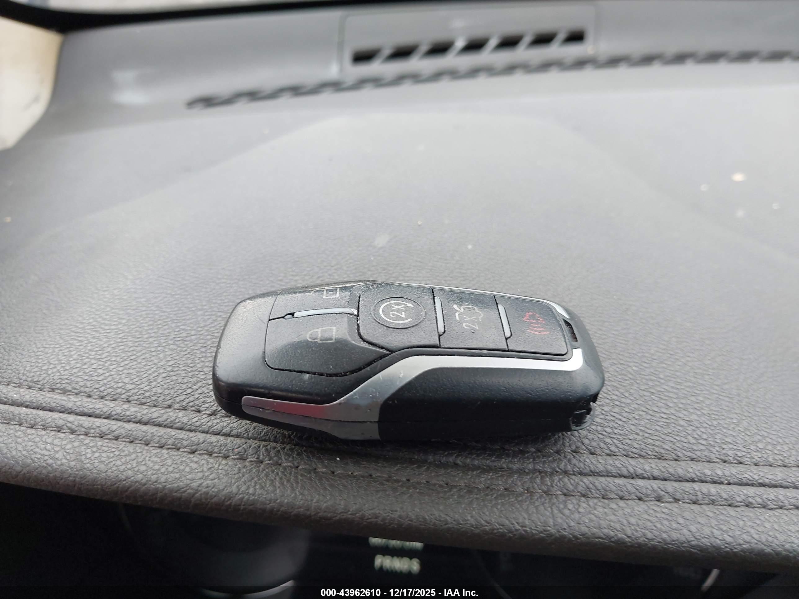 LINCOLN MKZ image 11