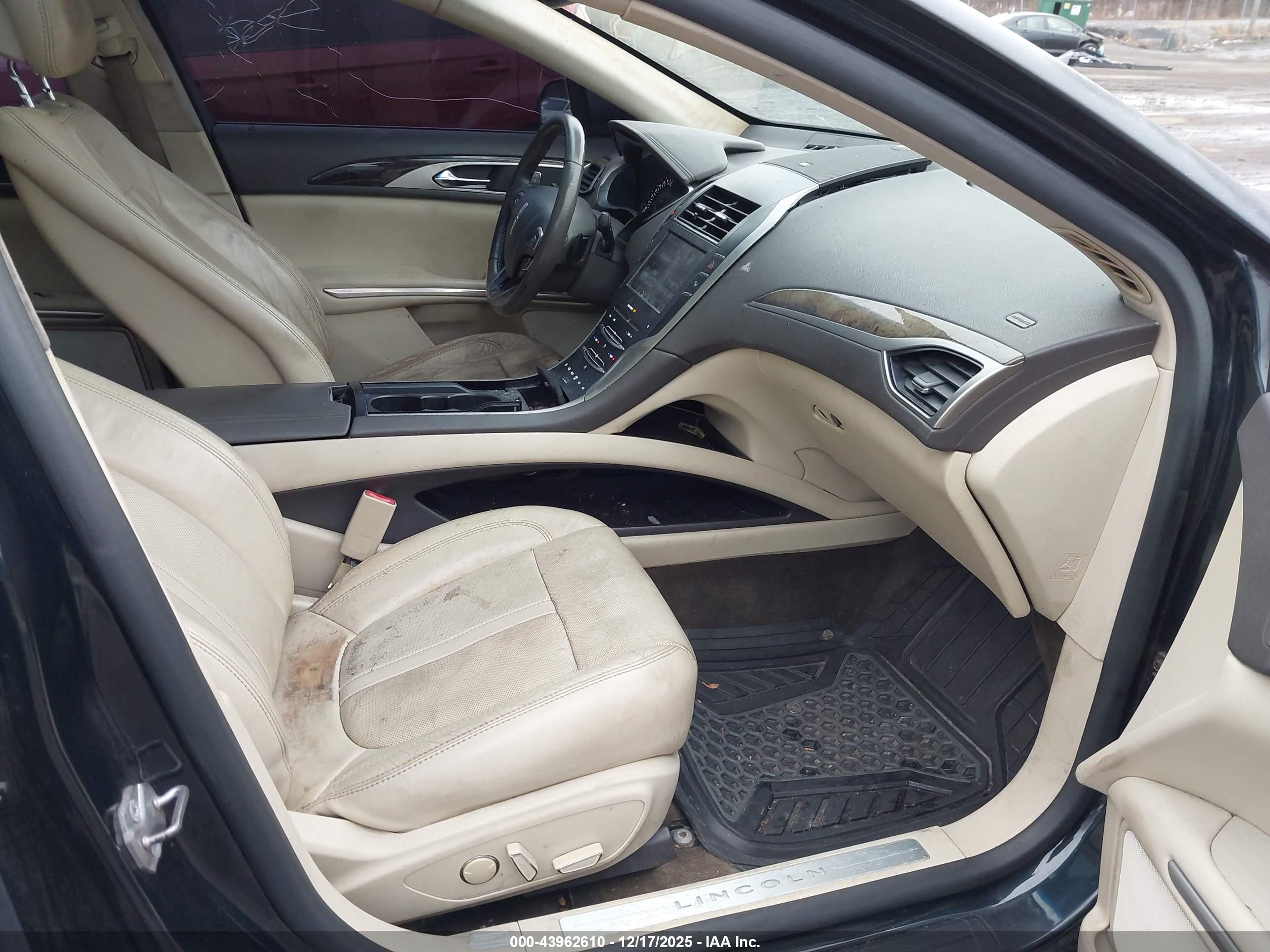 LINCOLN MKZ image 5