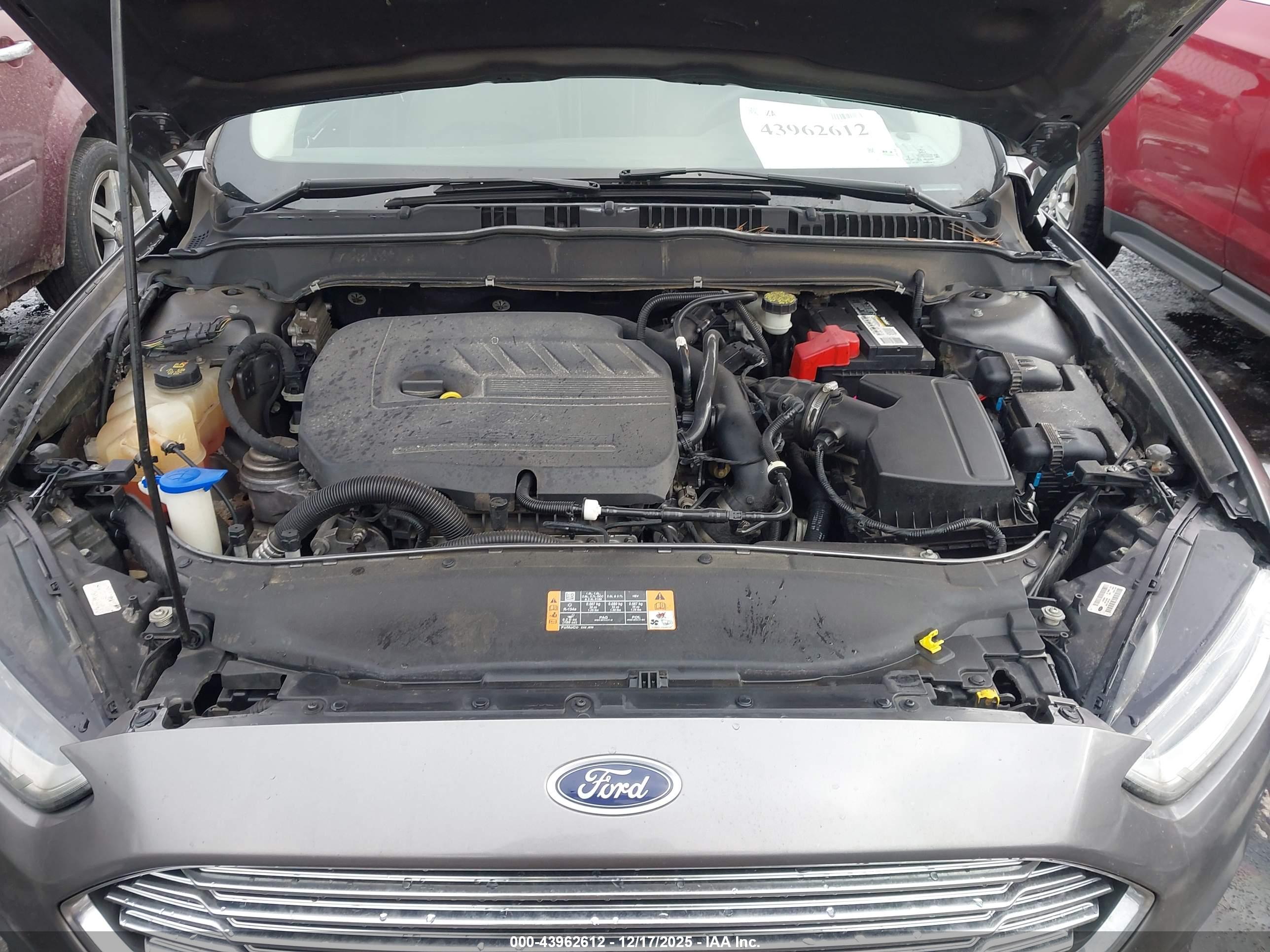 FORD FUSION image 10
