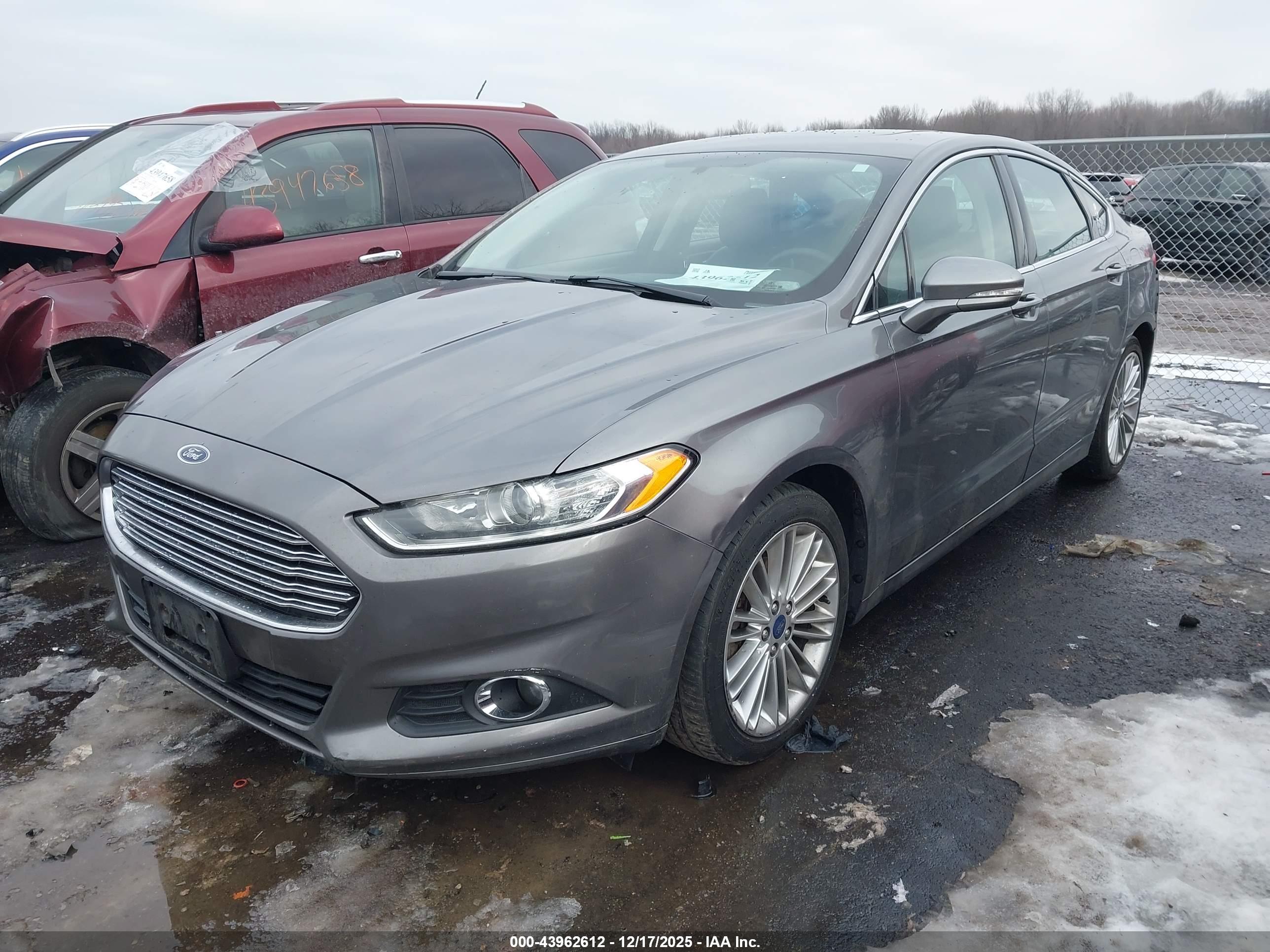 FORD FUSION image 2