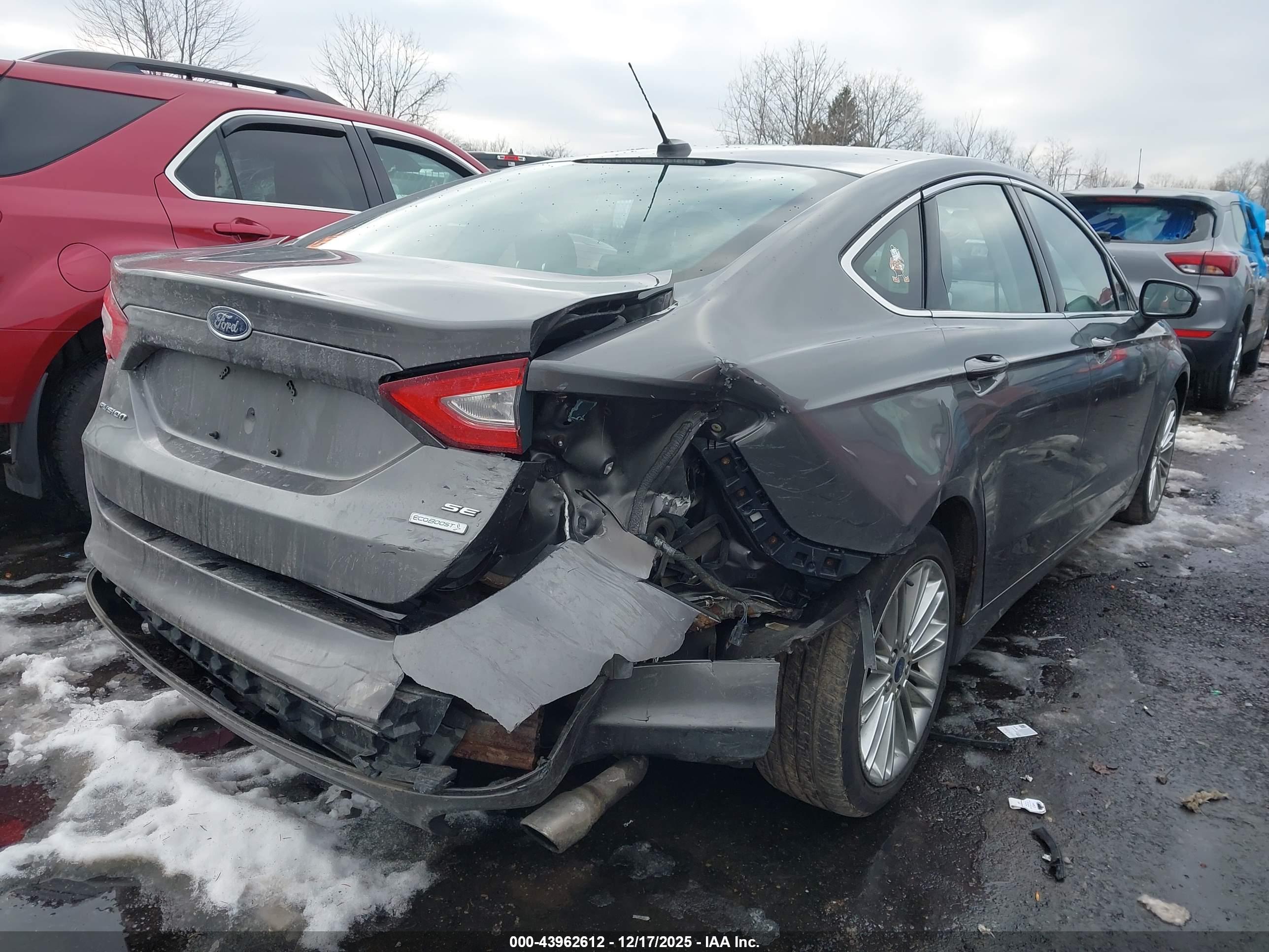 FORD FUSION image 4