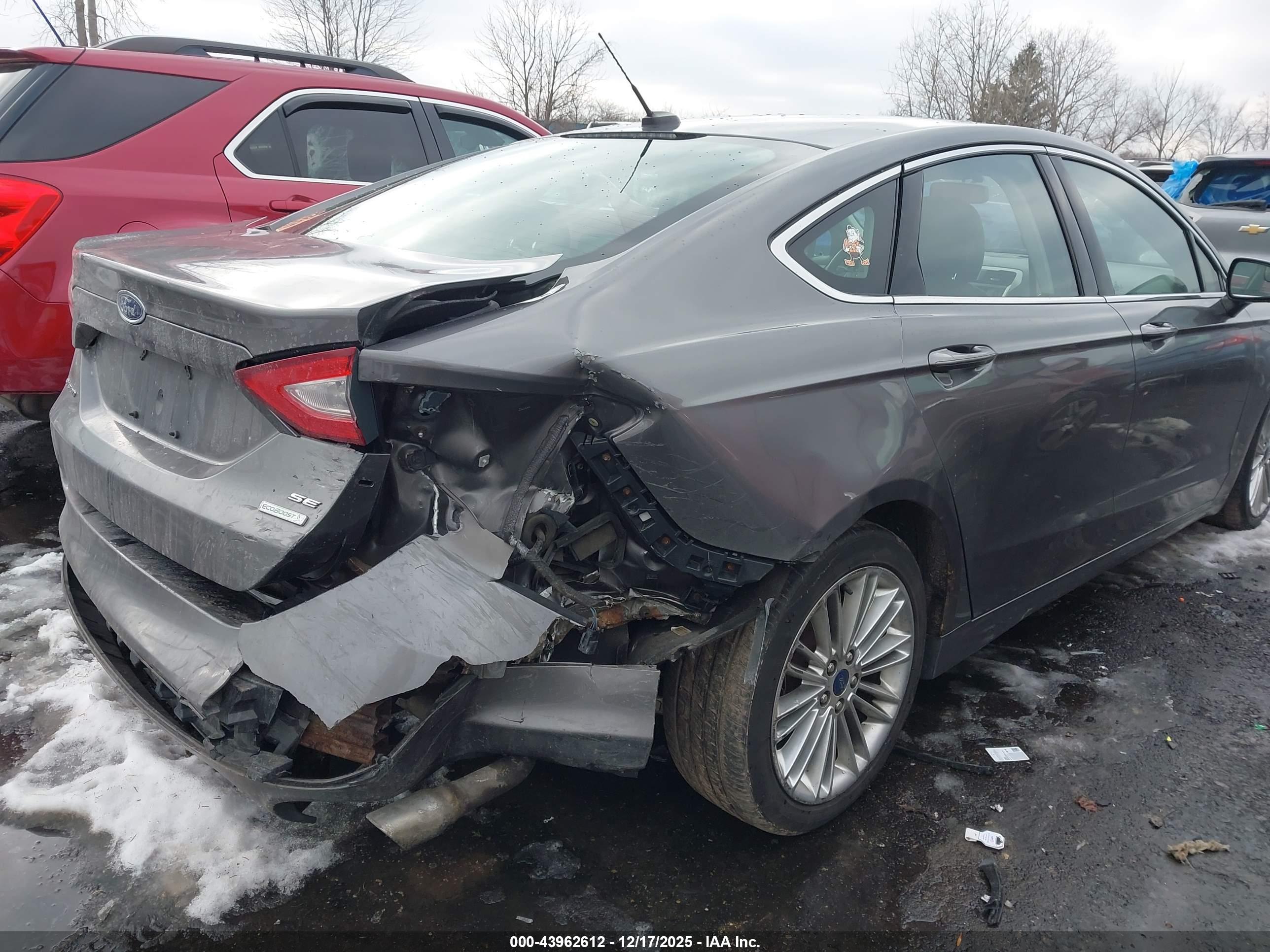 FORD FUSION image 6