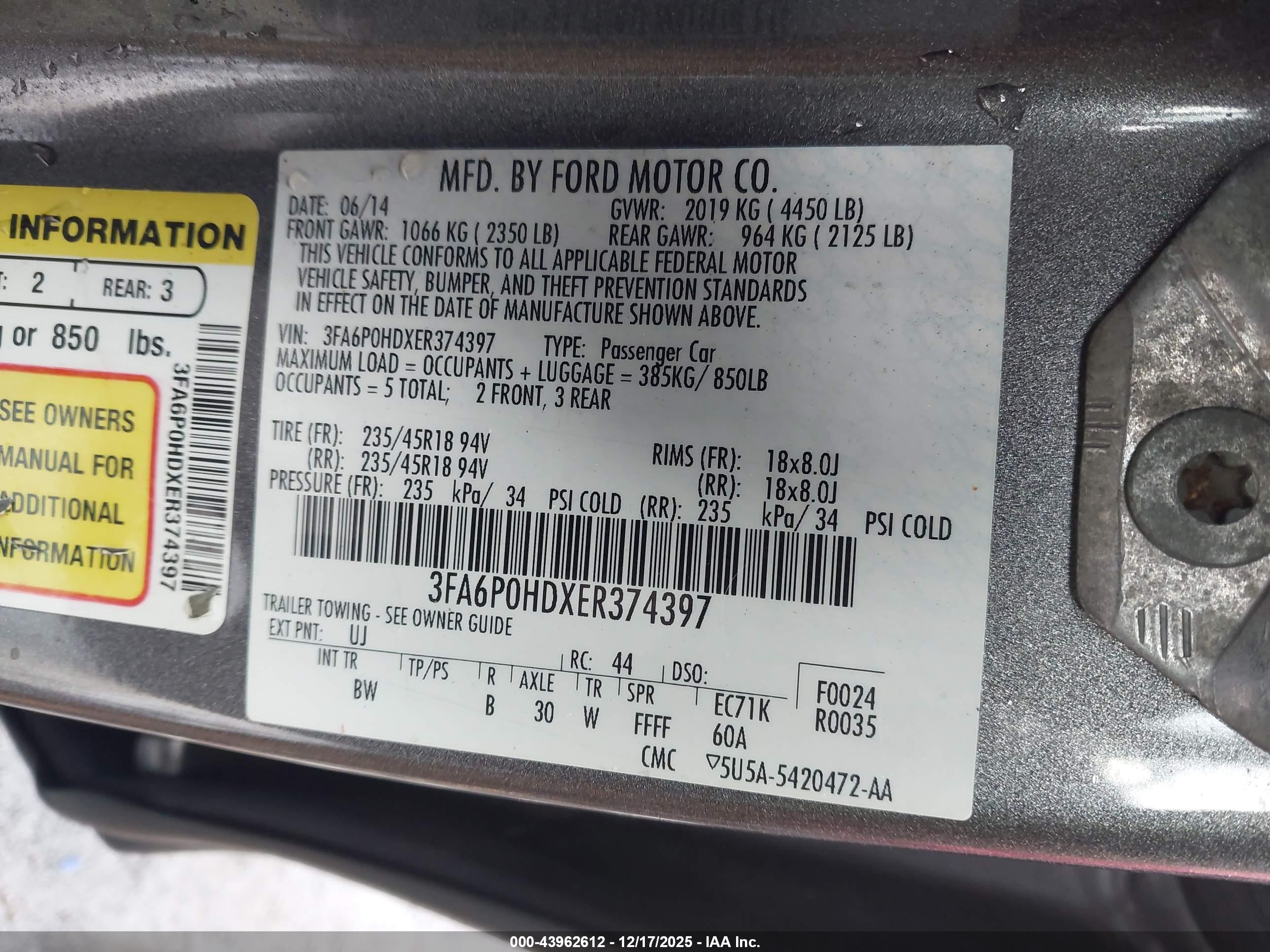 FORD FUSION image 9