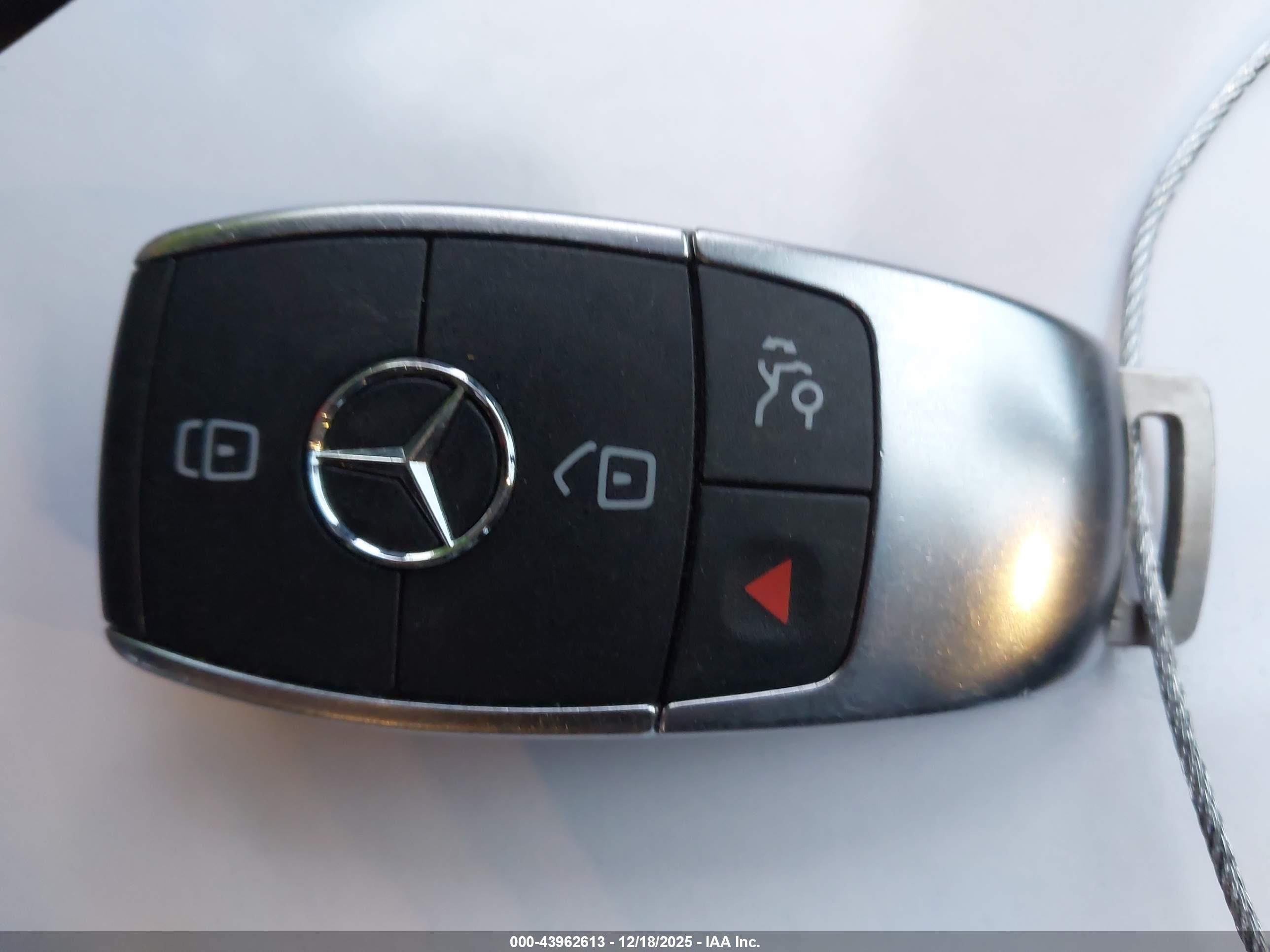 MERCEDES-BENZ GLE image 11