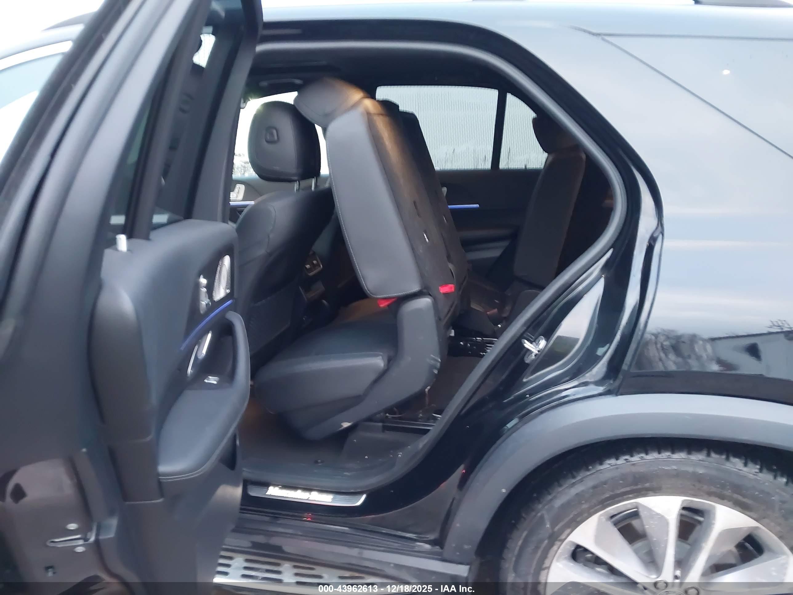 MERCEDES-BENZ GLE image 8