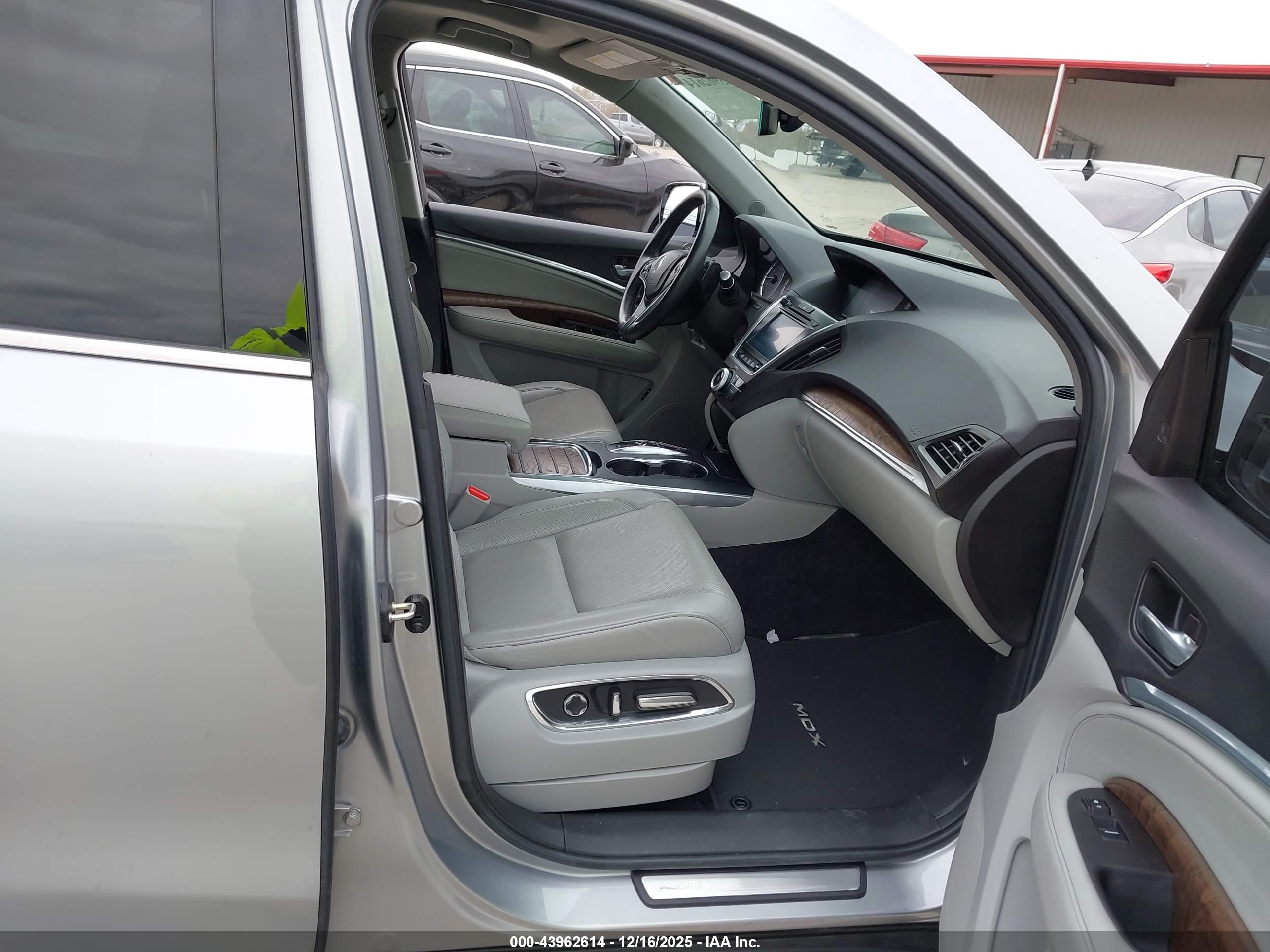 ACURA MDX image 5