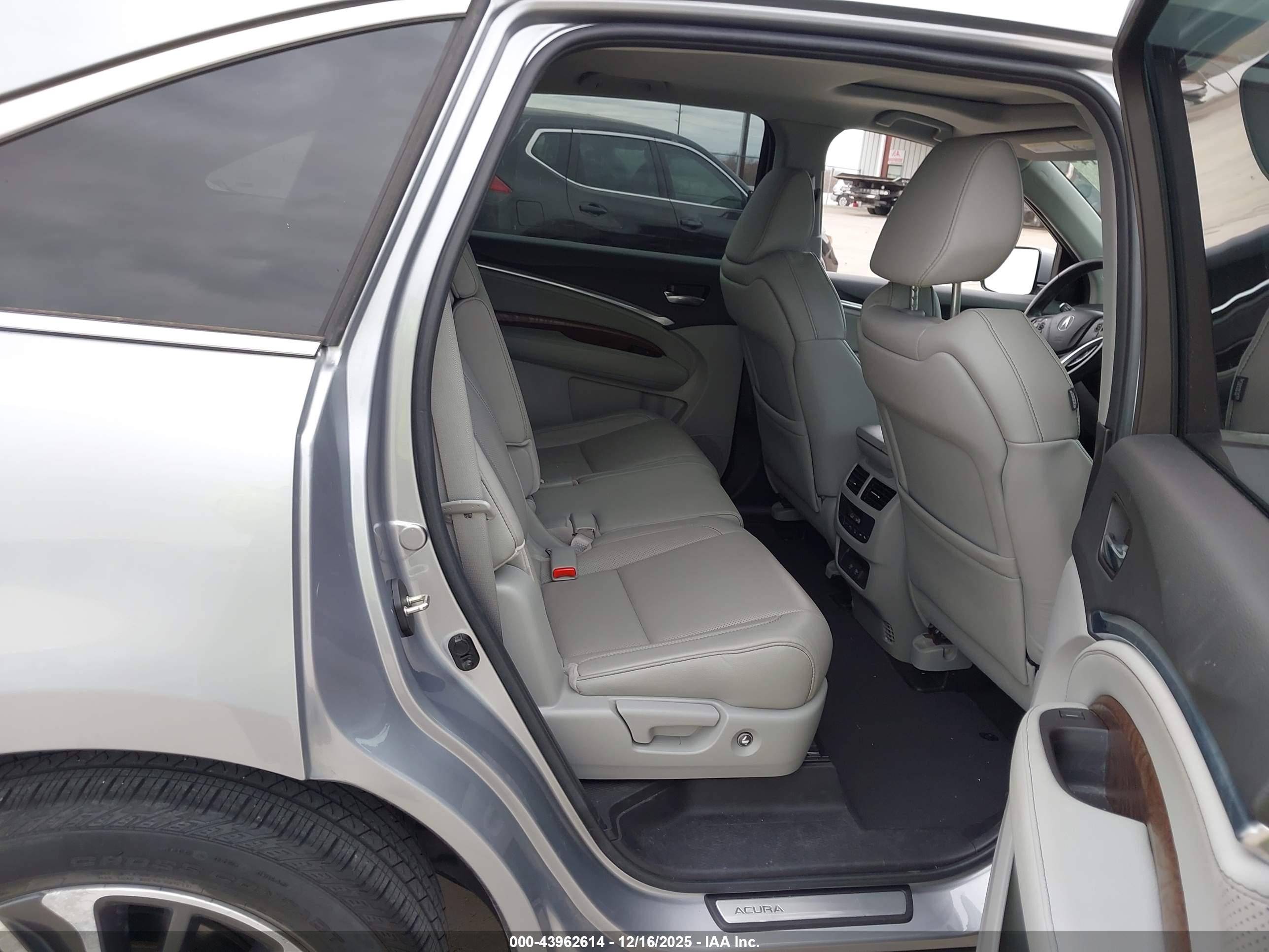 ACURA MDX image 8