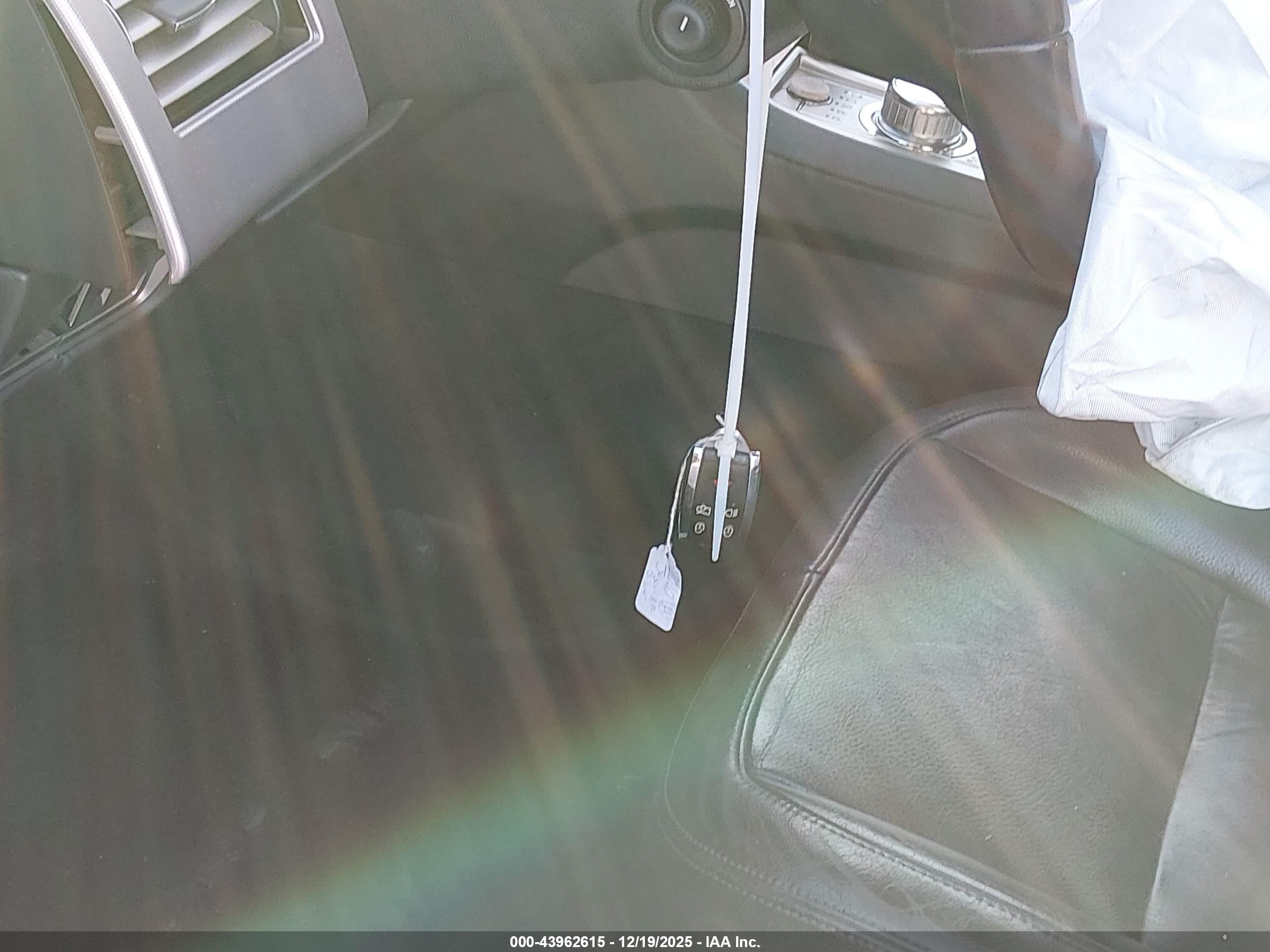 JAGUAR XF image 11