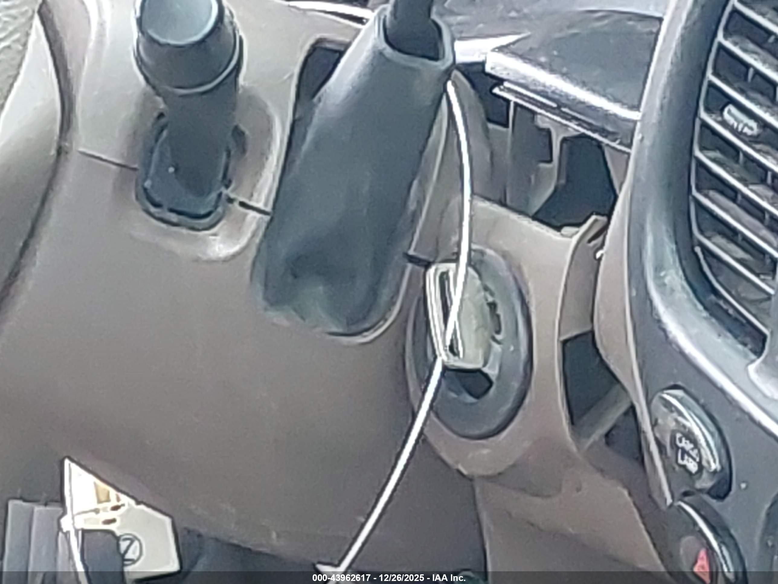 TOYOTA TUNDRA image 11