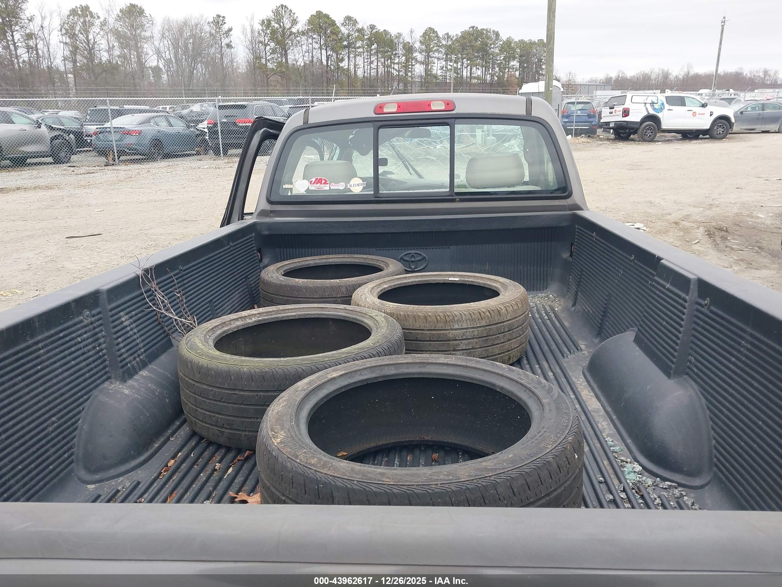 TOYOTA TUNDRA image 8