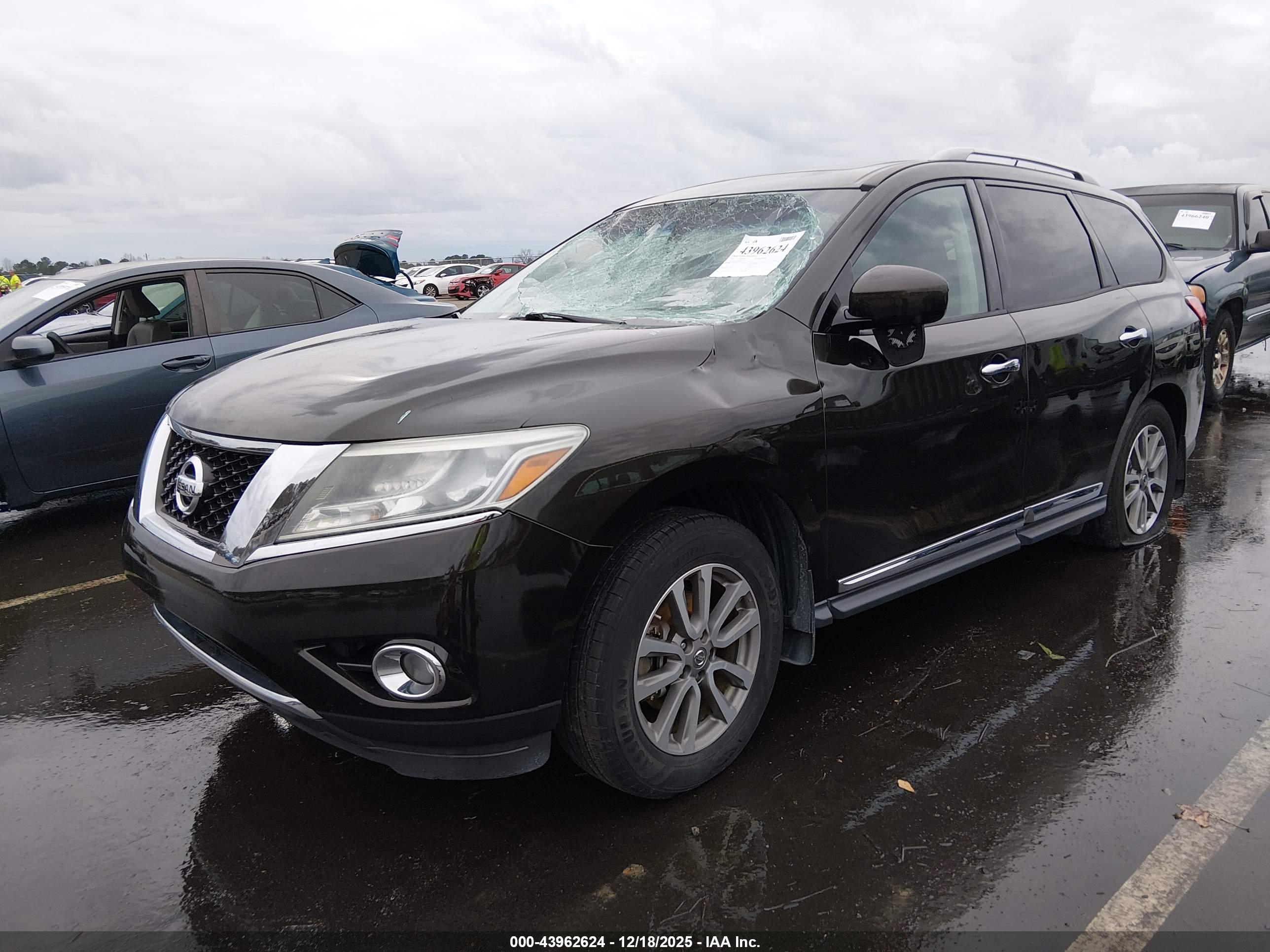 NISSAN PATHFINDER image 2