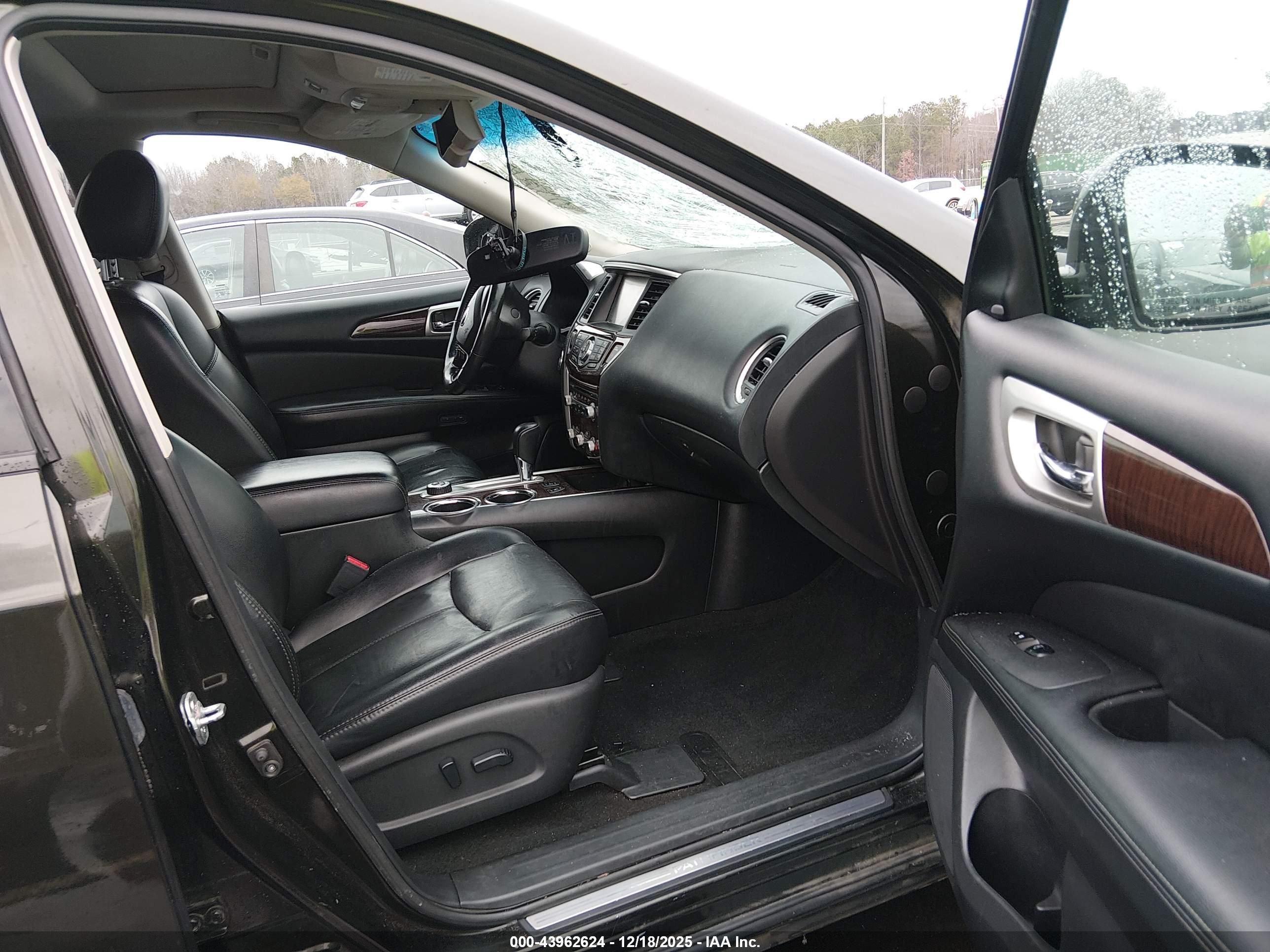 NISSAN PATHFINDER image 5