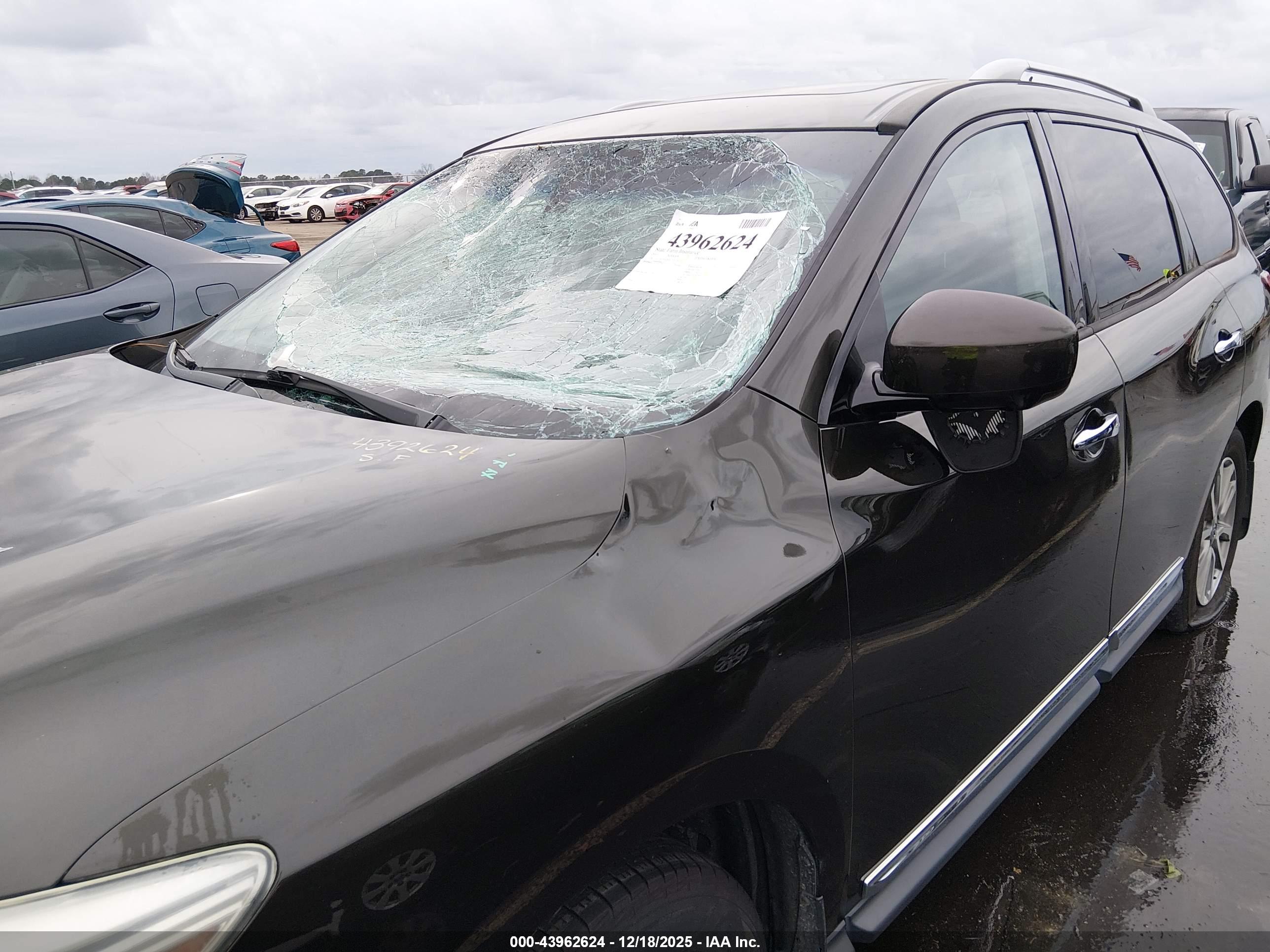 NISSAN PATHFINDER image 6