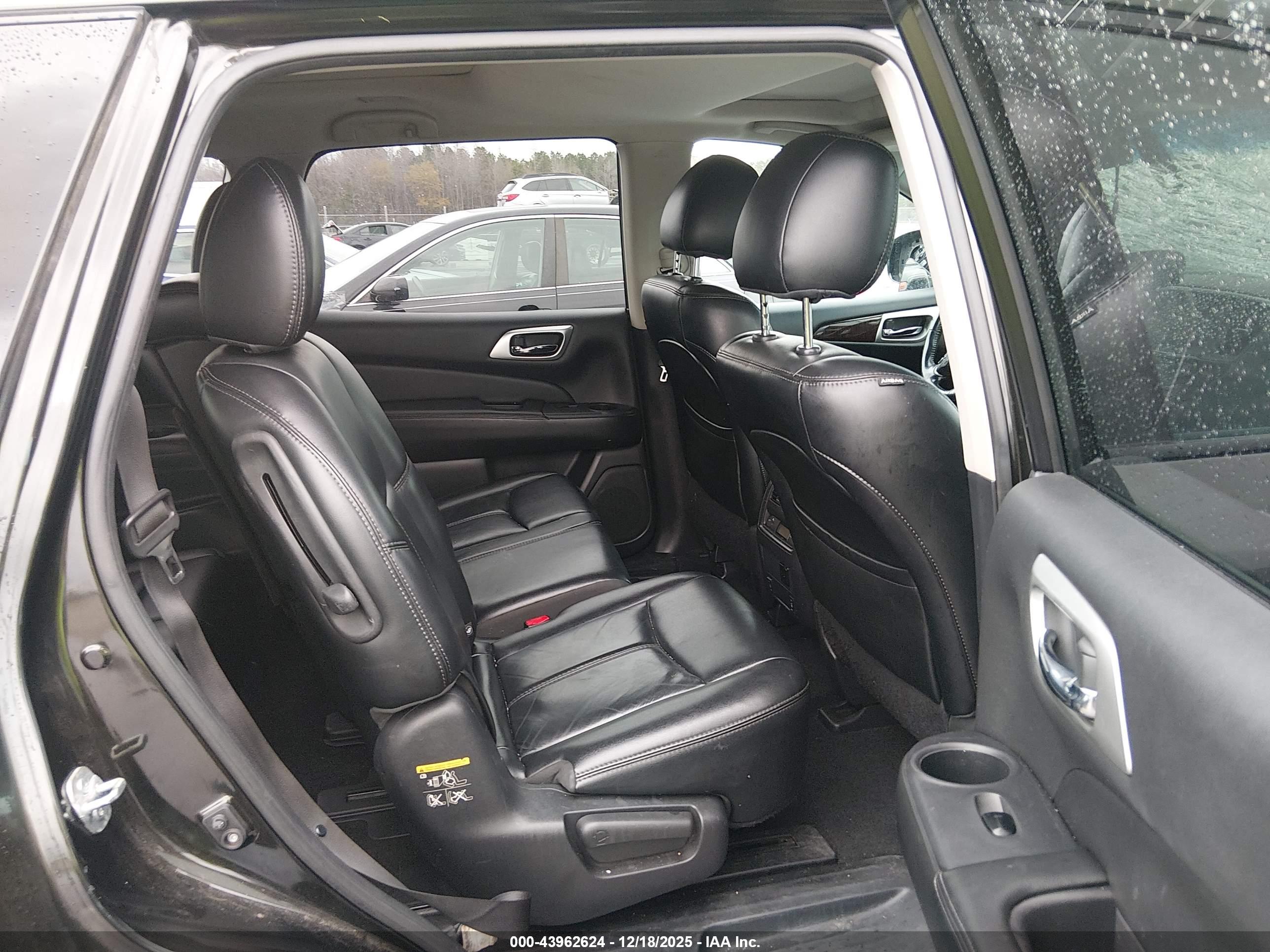 NISSAN PATHFINDER image 8