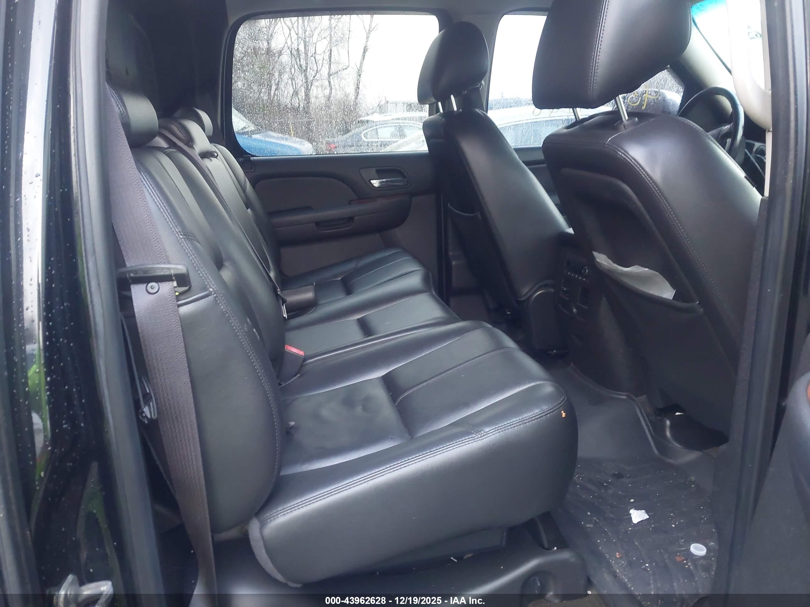CHEVROLET AVALANCHE image 8