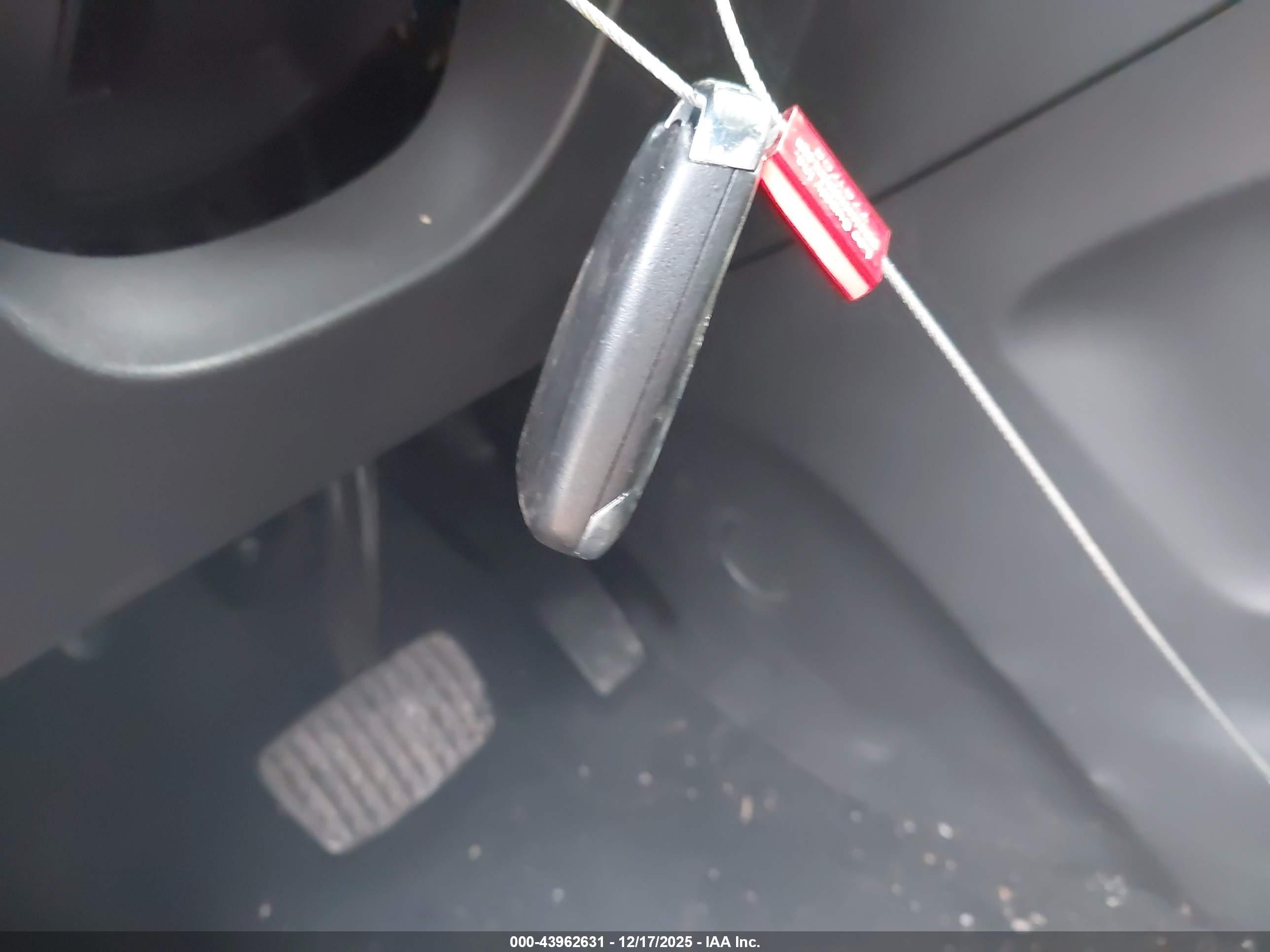 CHEVROLET EQUINOX image 11