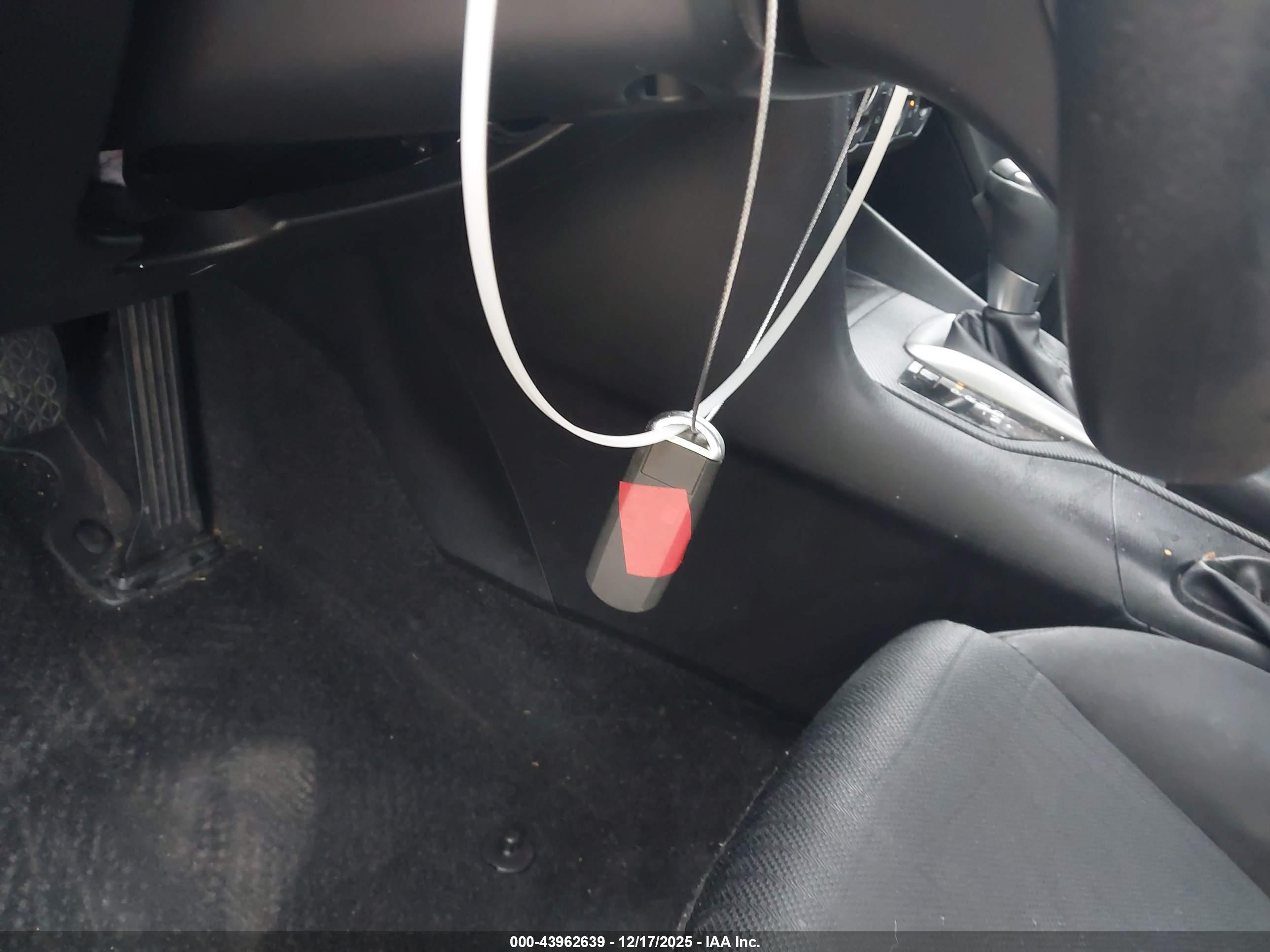 MAZDA MAZDA3 image 11