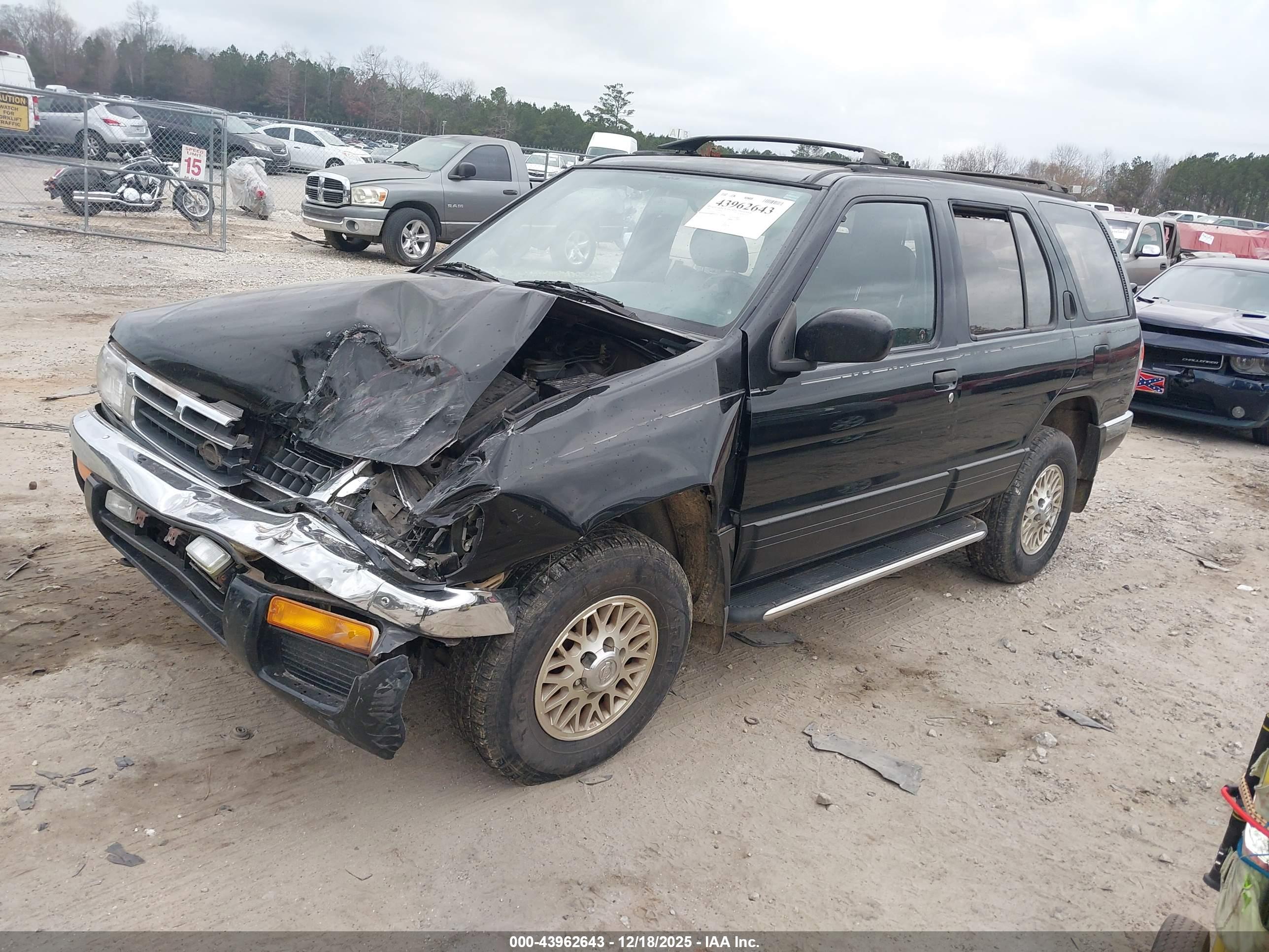 NISSAN PATHFINDER image 2