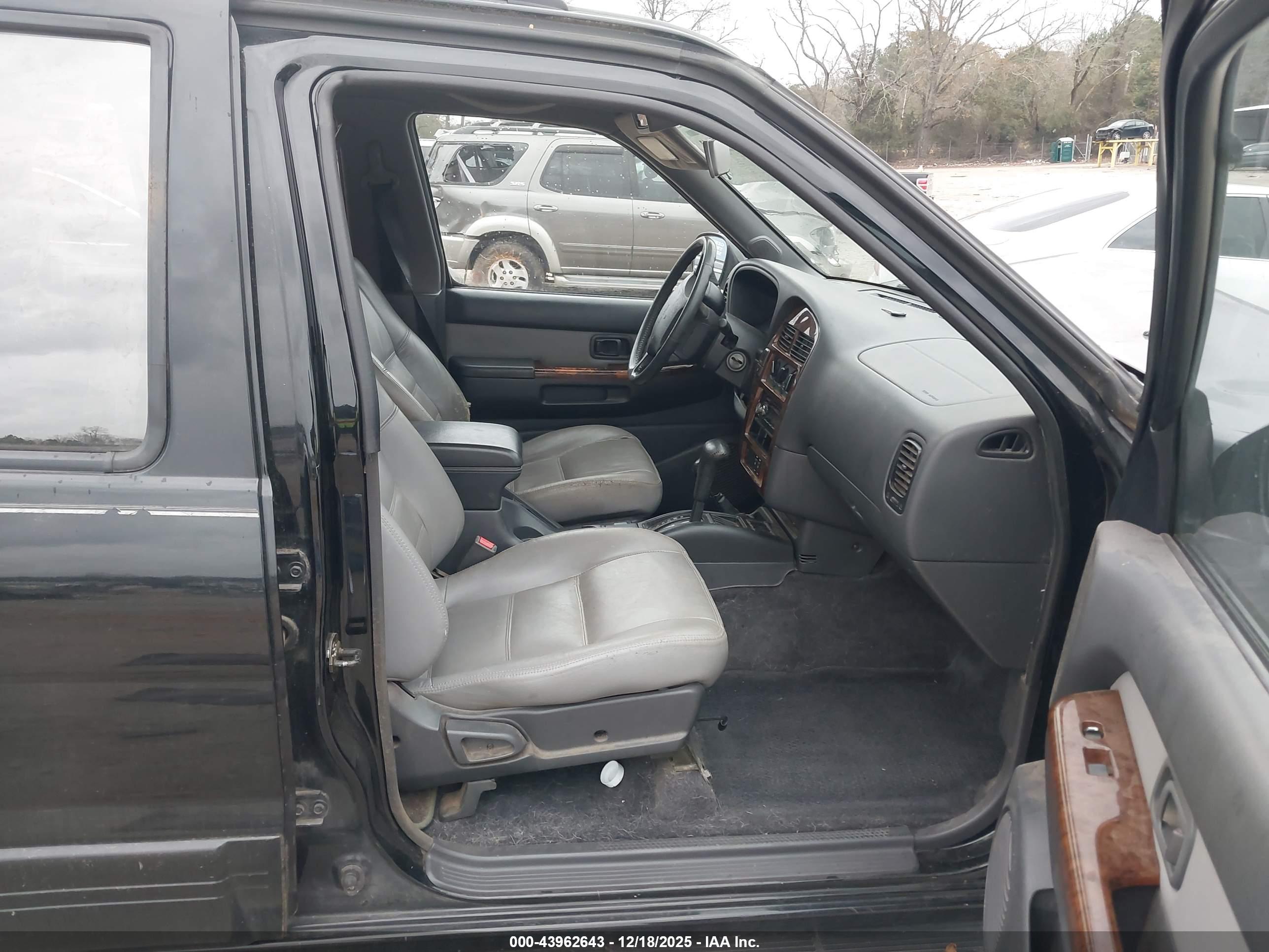 NISSAN PATHFINDER image 5
