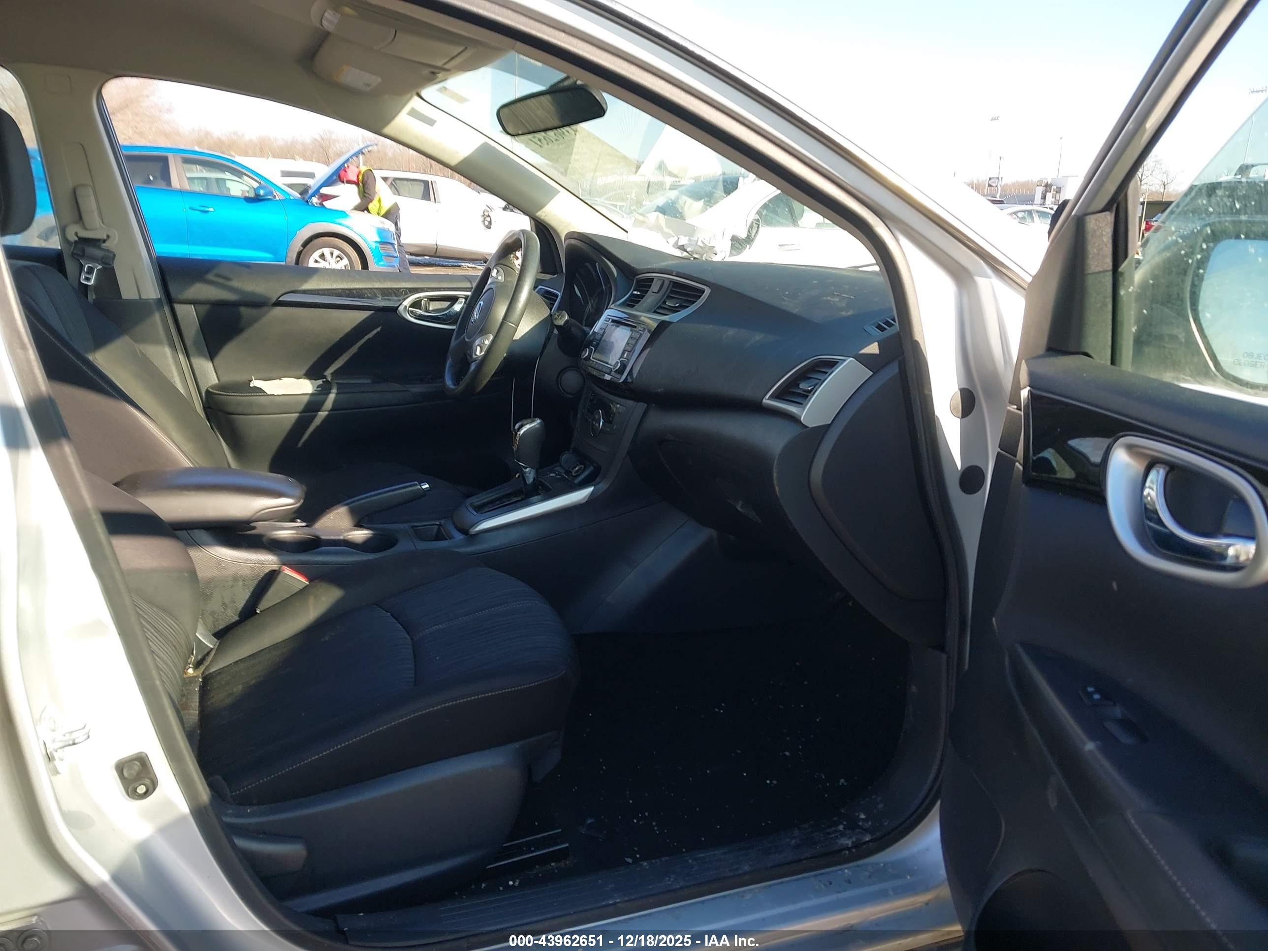 NISSAN SENTRA image 5