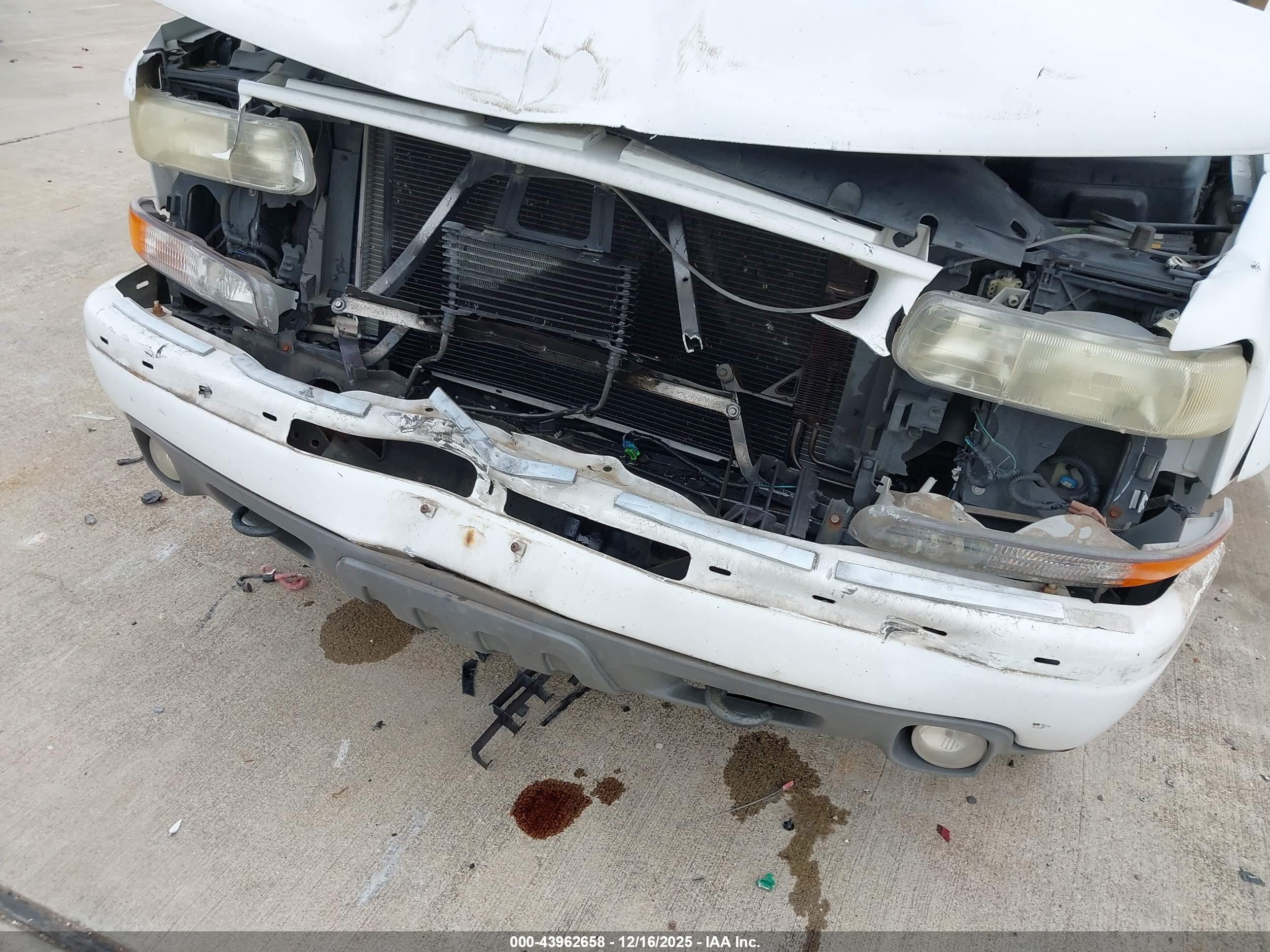 CHEVROLET TAHOE image 6