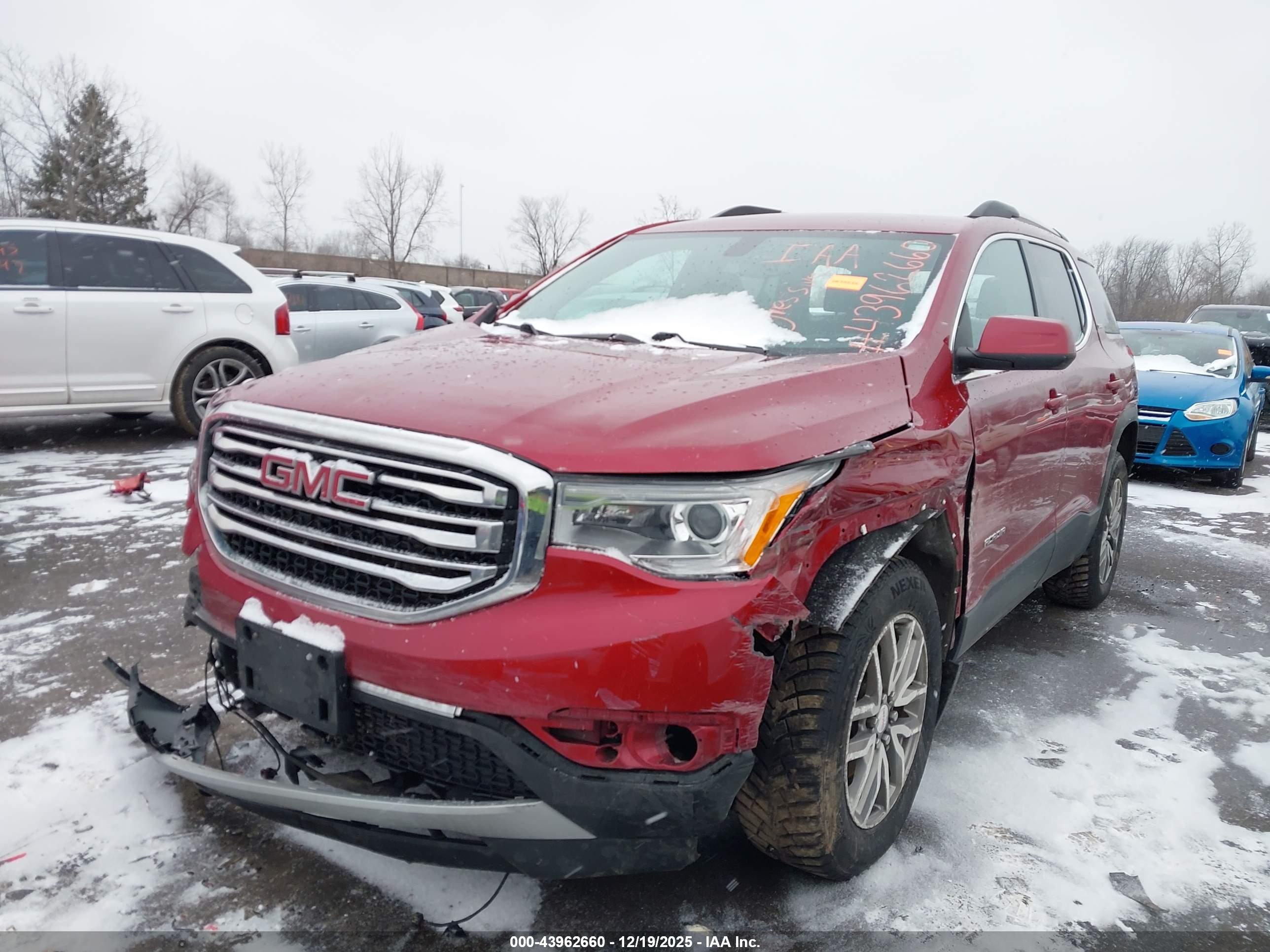GMC ACADIA image 2