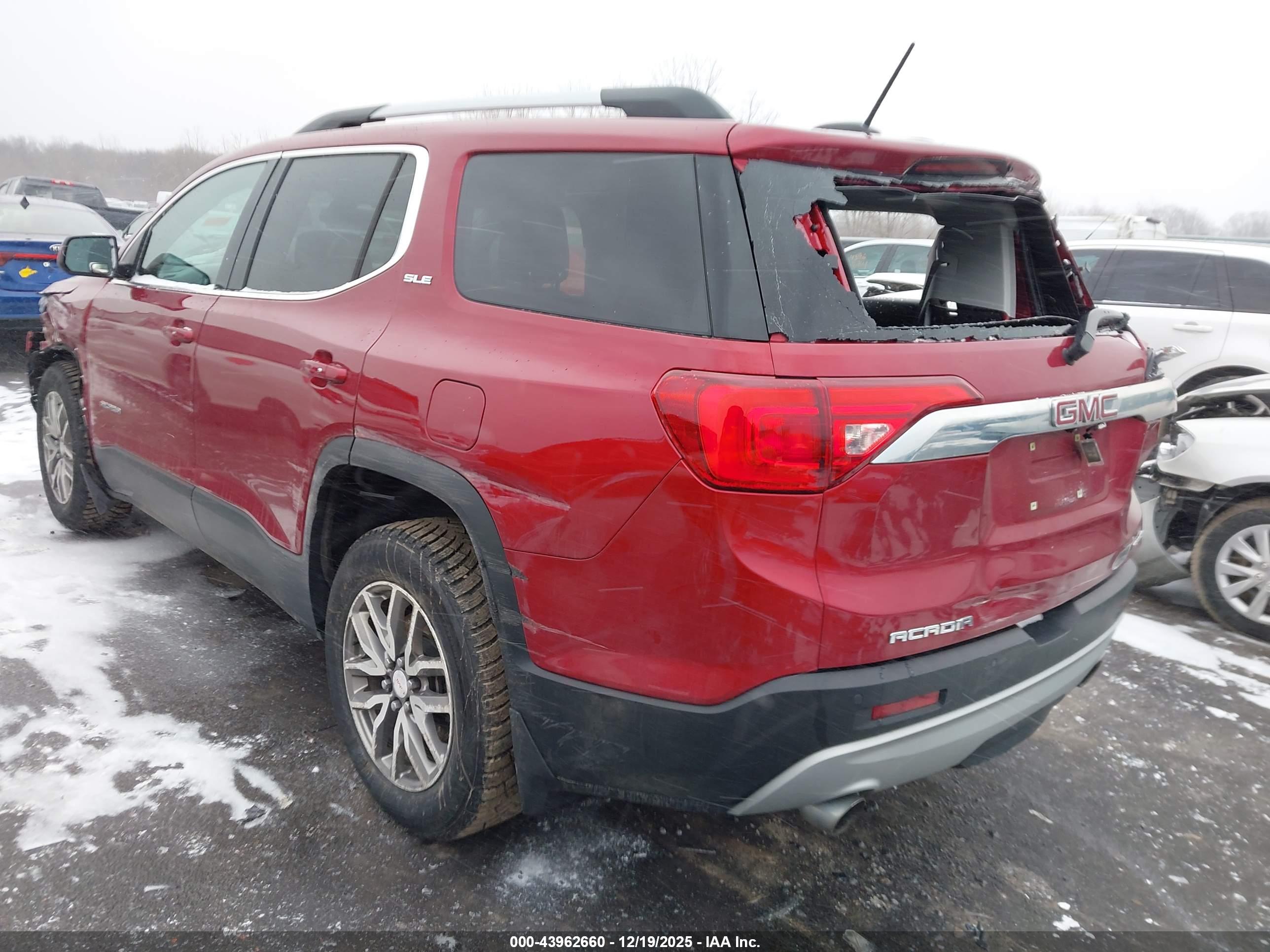 GMC ACADIA image 3