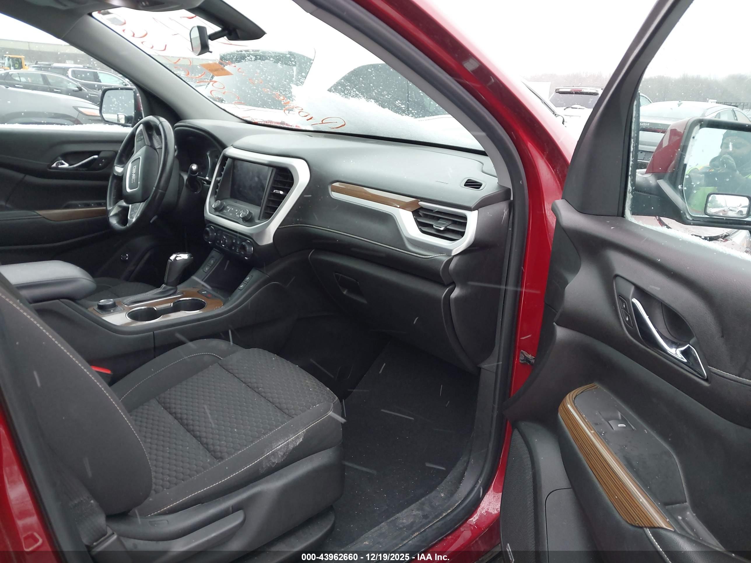 GMC ACADIA image 5