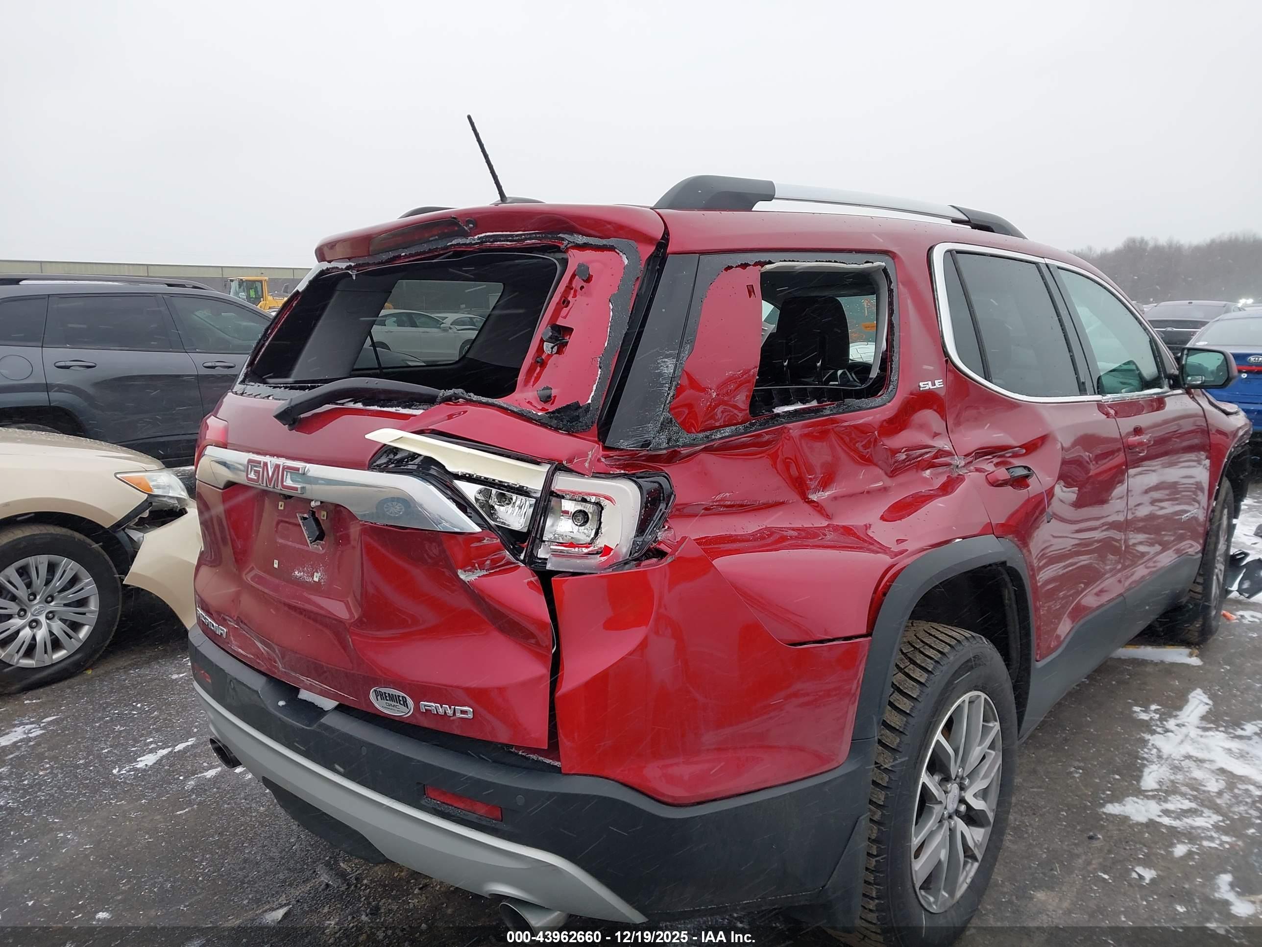 GMC ACADIA image 6
