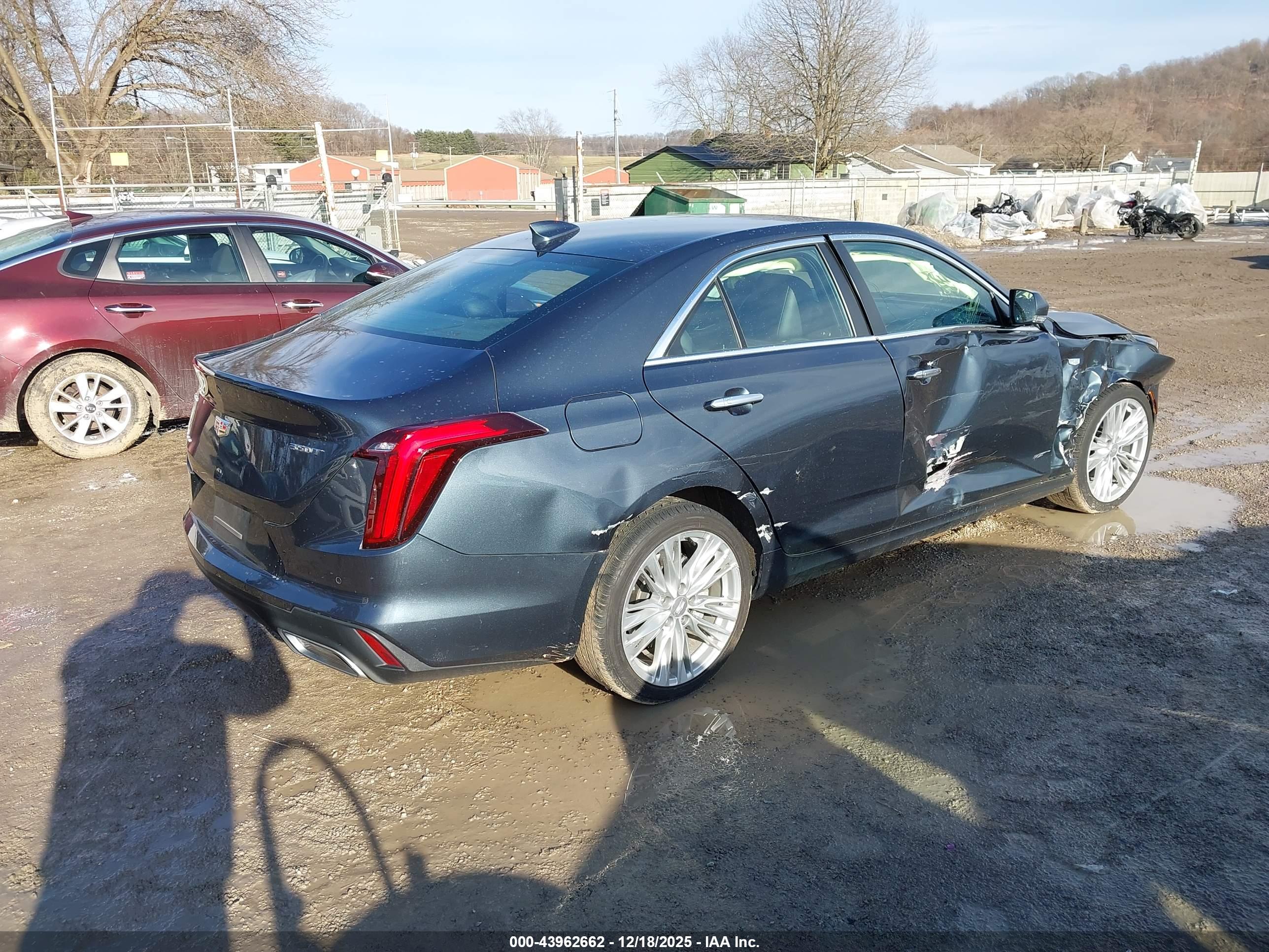 CADILLAC CT4 image 4