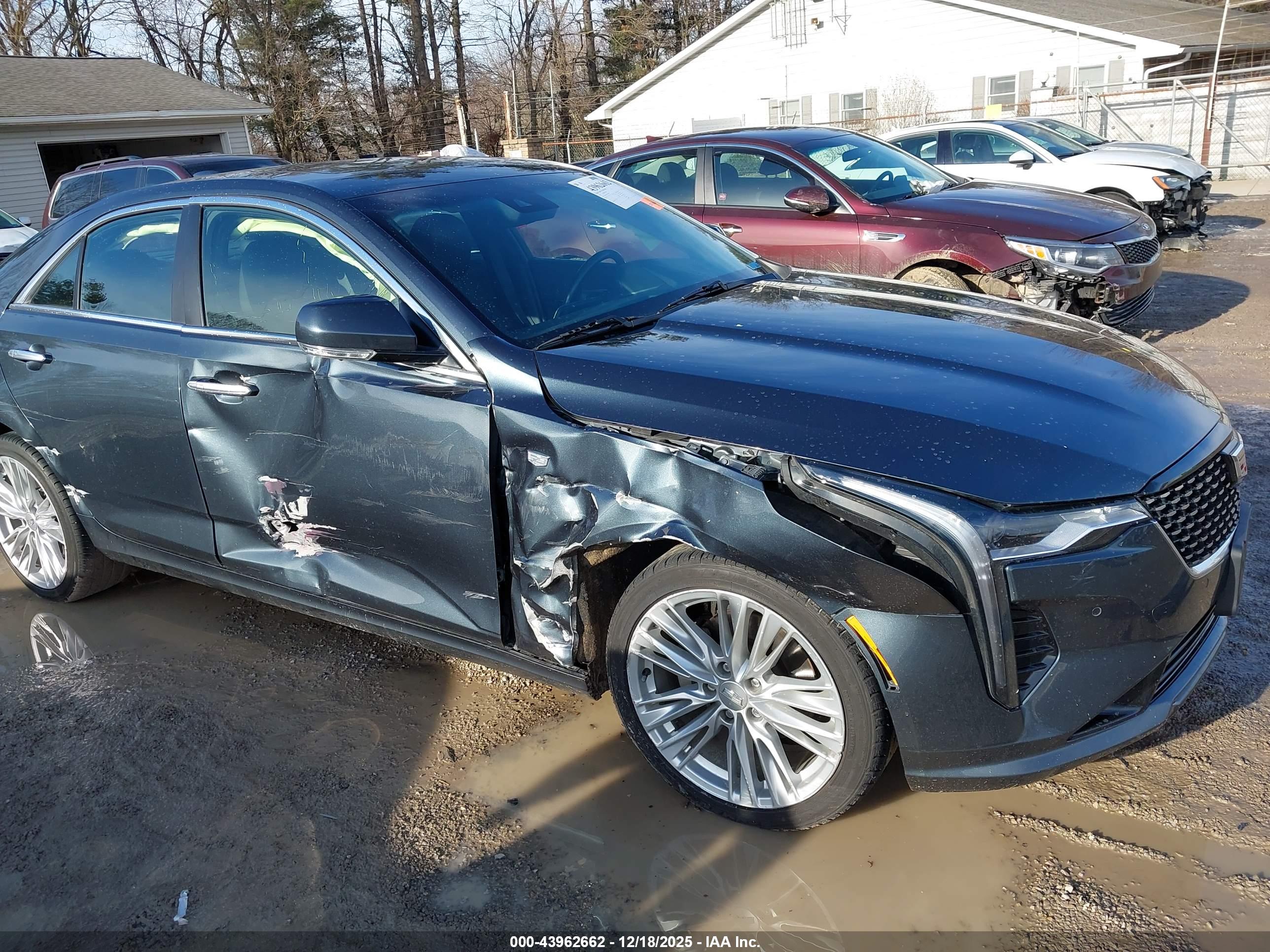 CADILLAC CT4 image 6