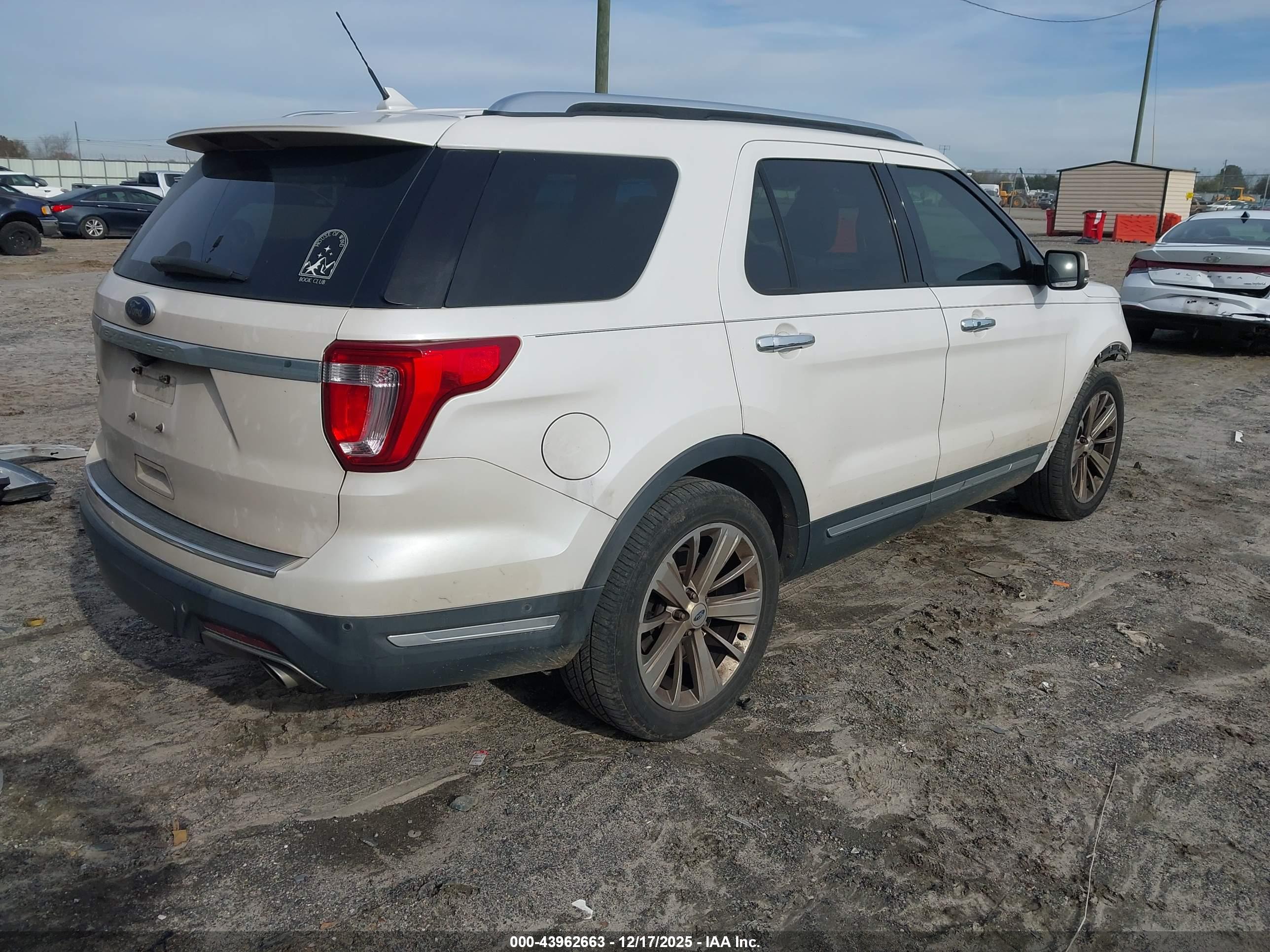 FORD EXPLORER image 4