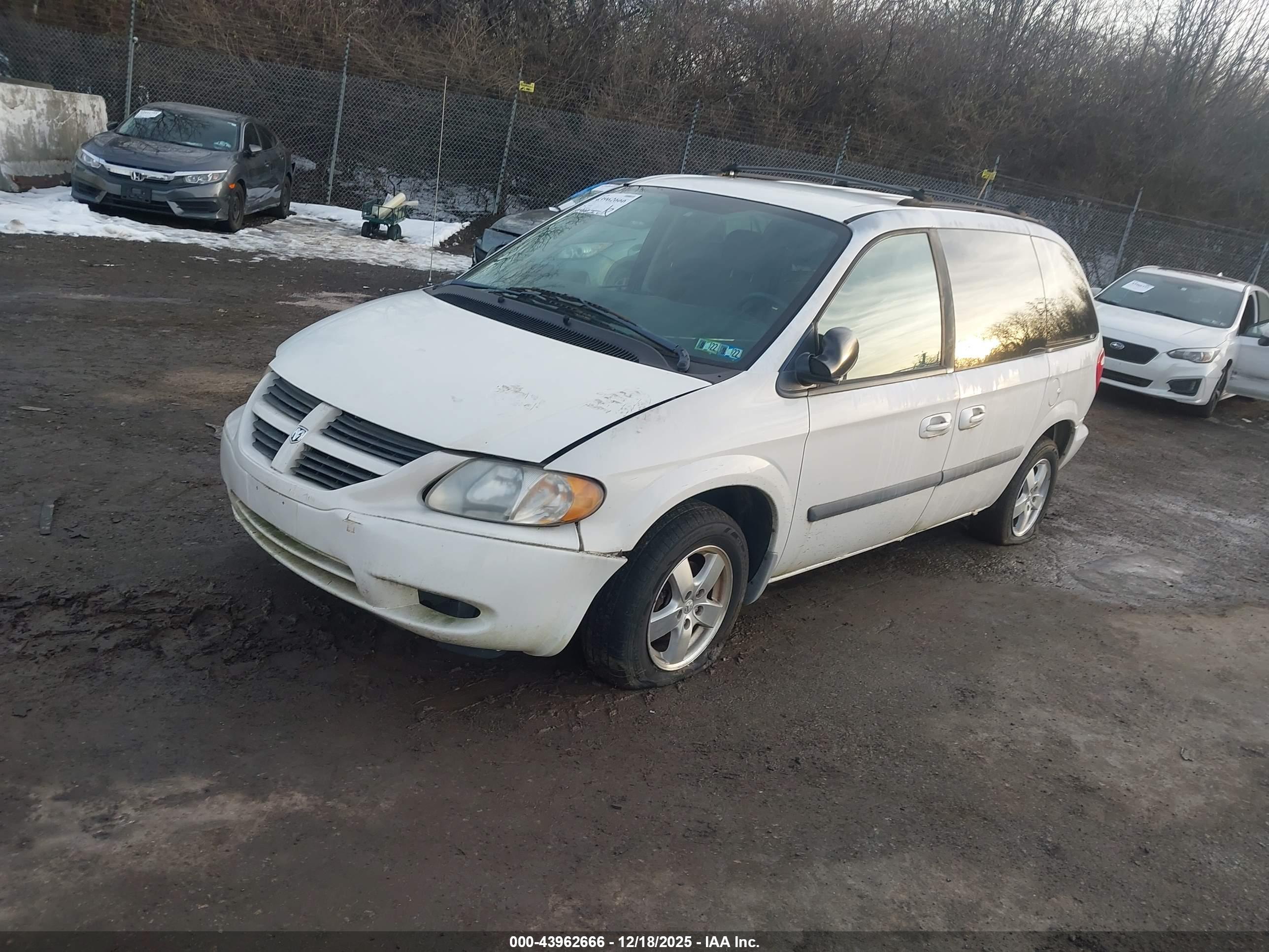 DODGE CARAVAN image 2