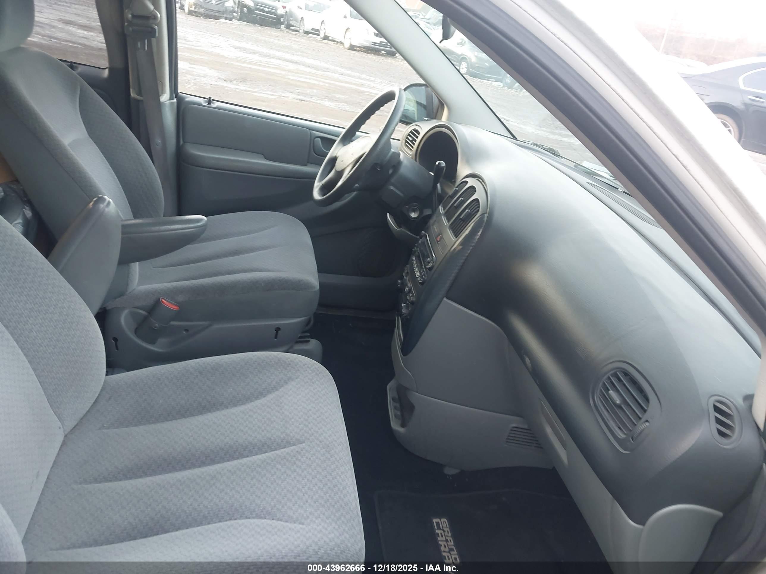 DODGE CARAVAN image 5