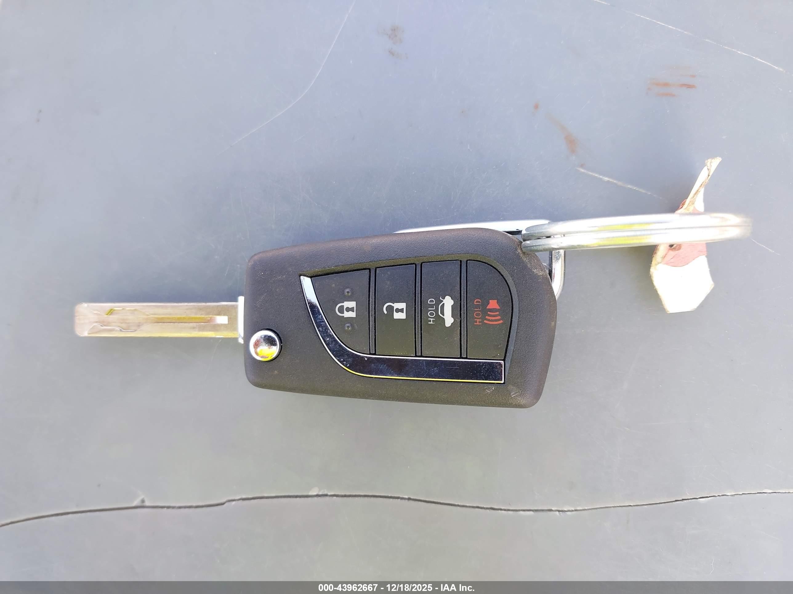 TOYOTA COROLLA image 11