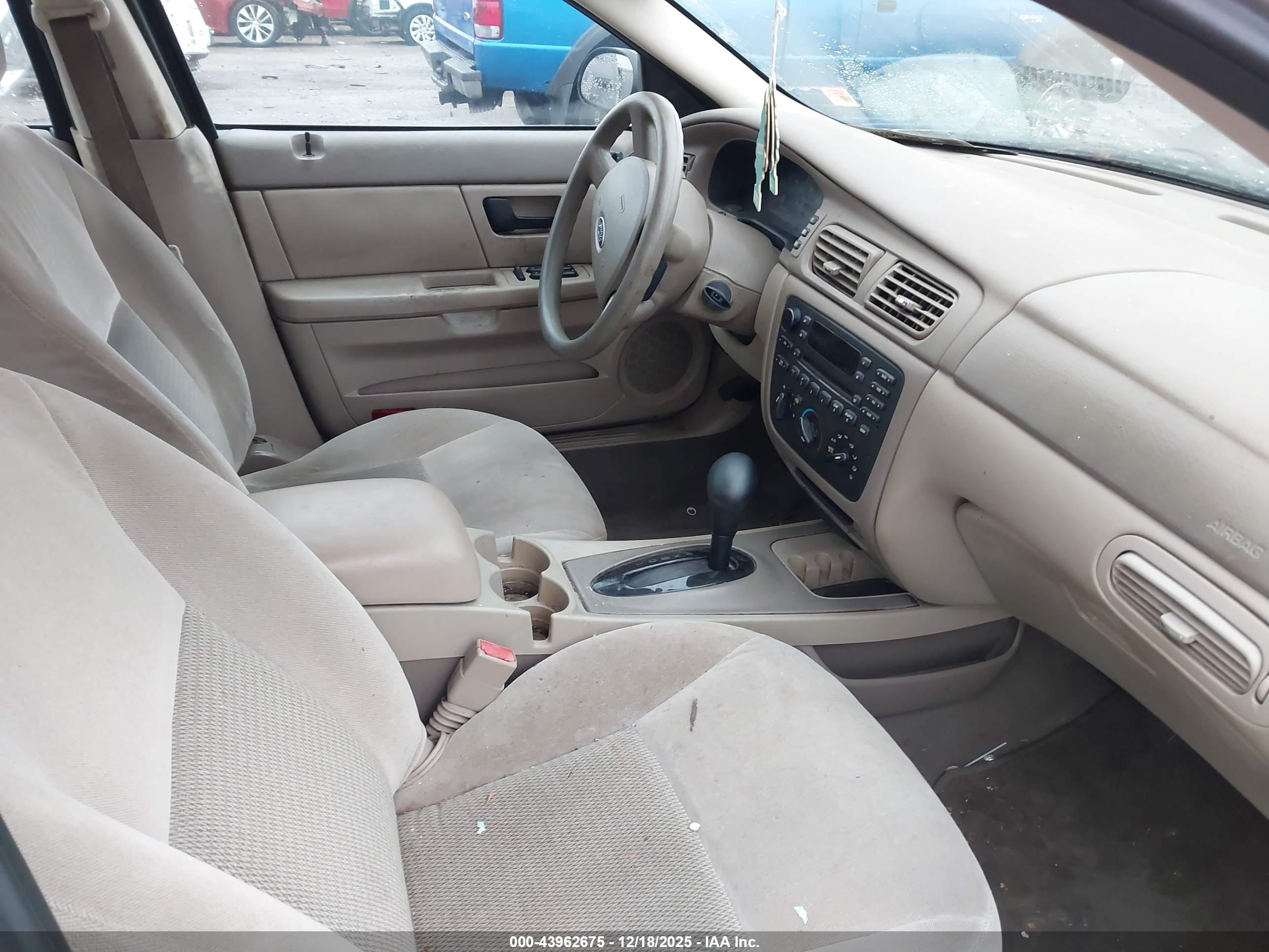 FORD TAURUS image 5