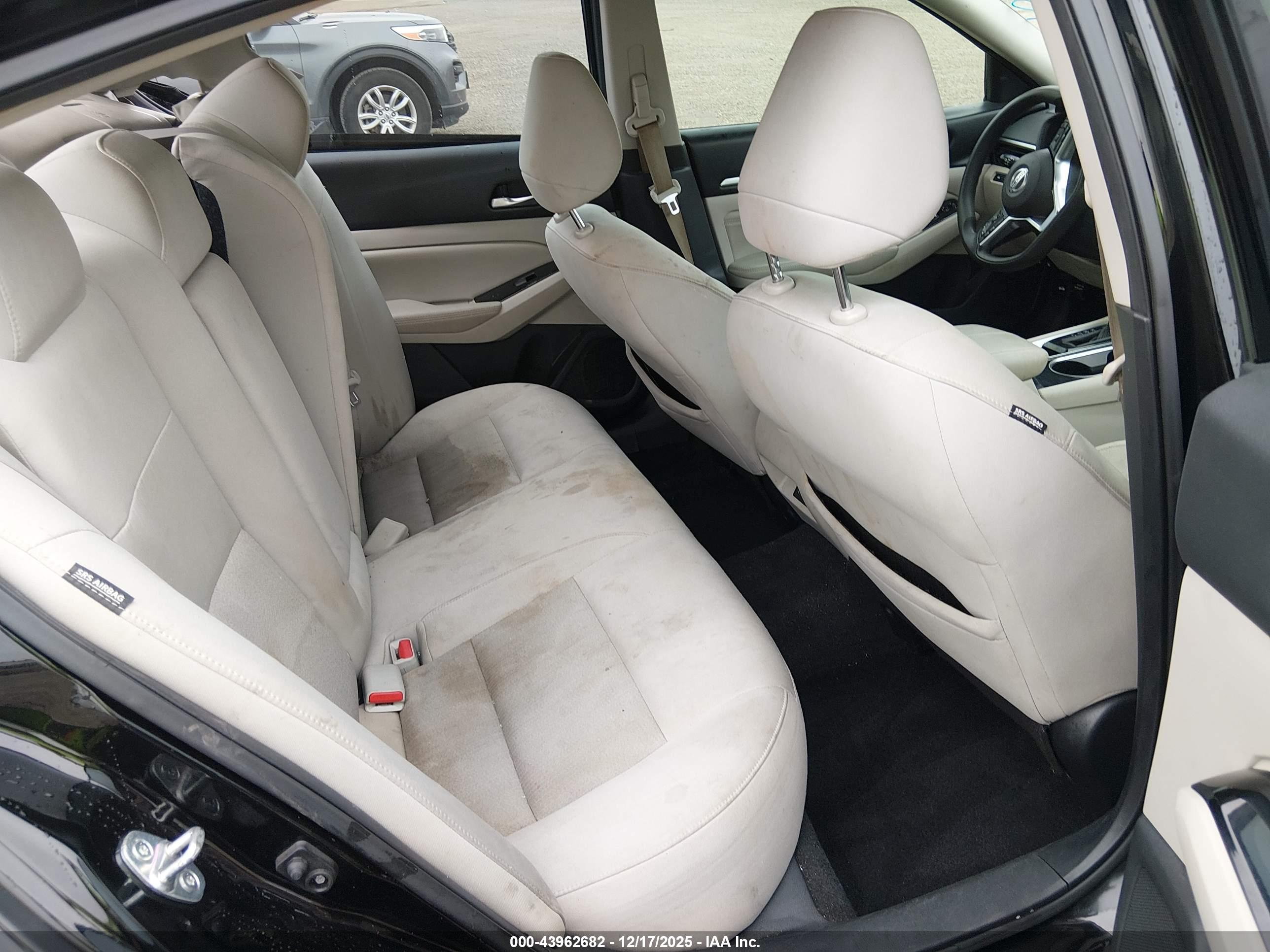 NISSAN ALTIMA image 8