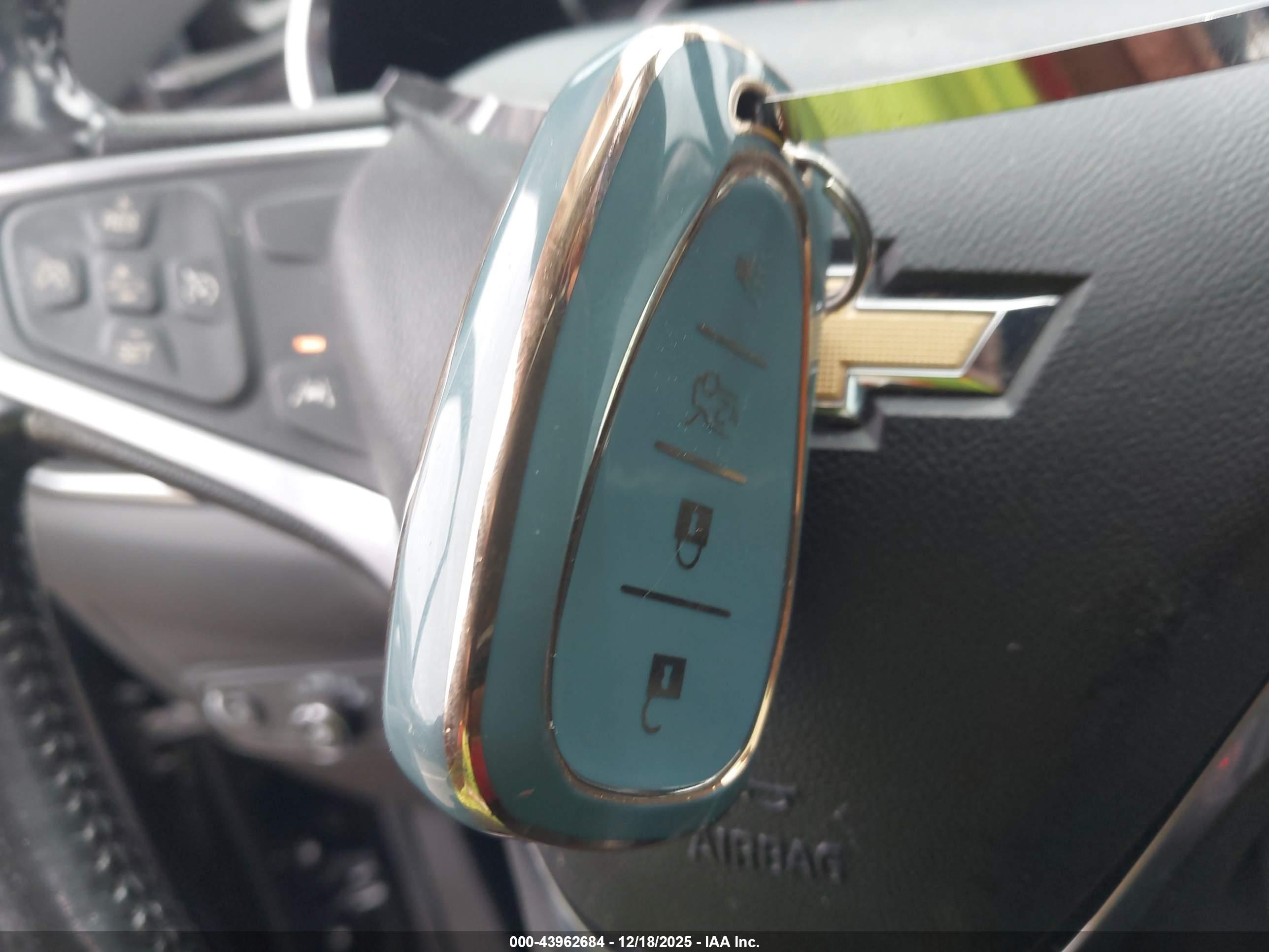 CHEVROLET EQUINOX image 11