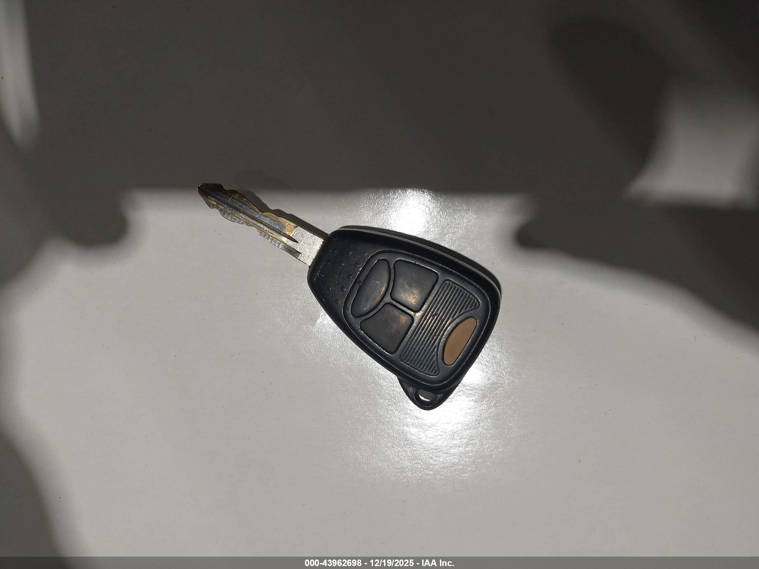CHRYSLER PACIFICA image 11
