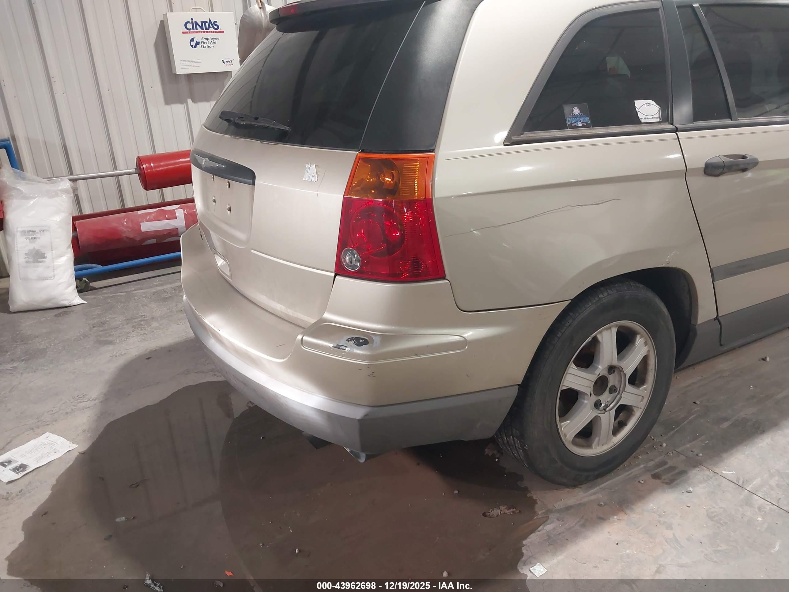 CHRYSLER PACIFICA image 6