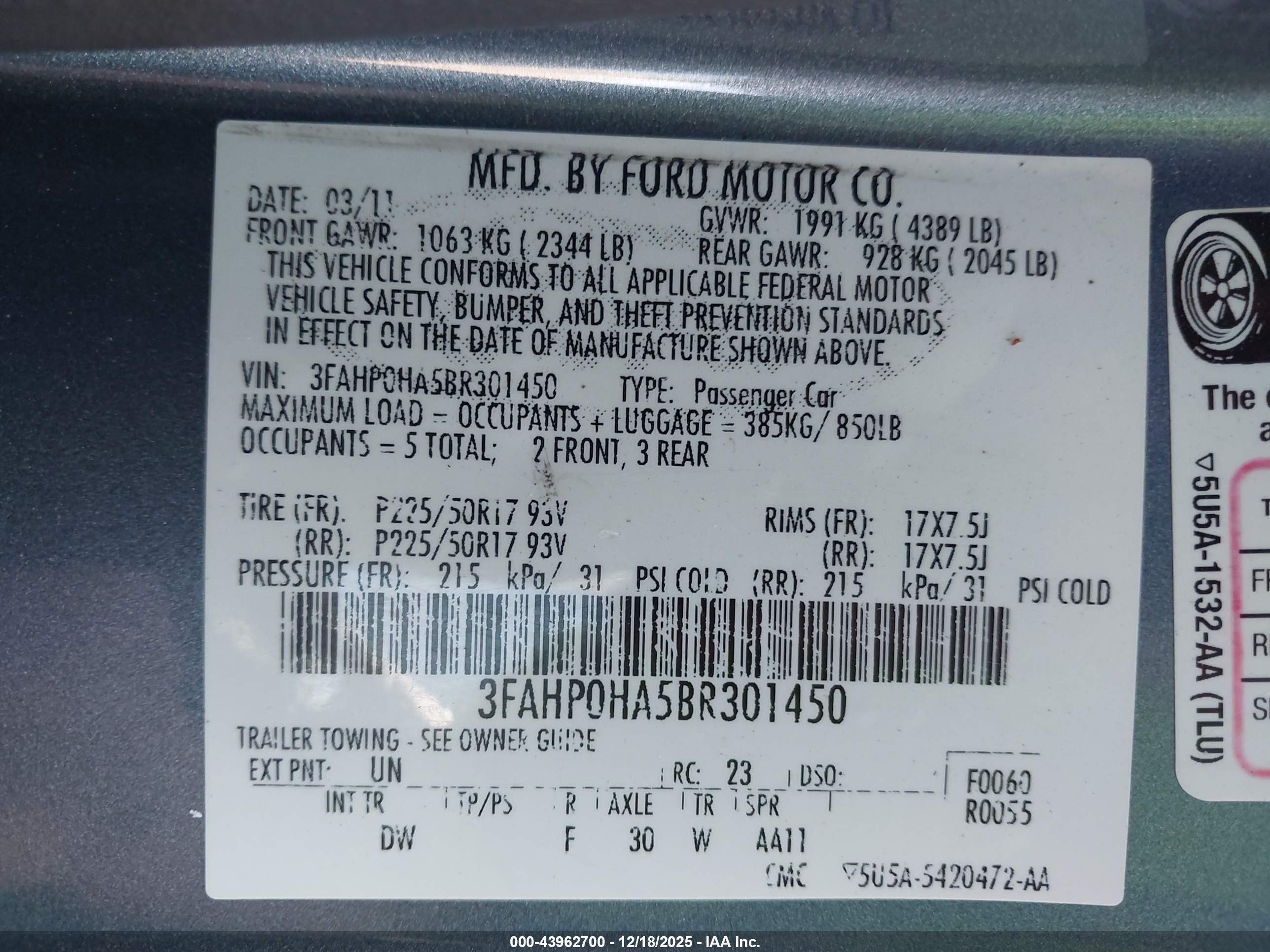FORD FUSION image 9