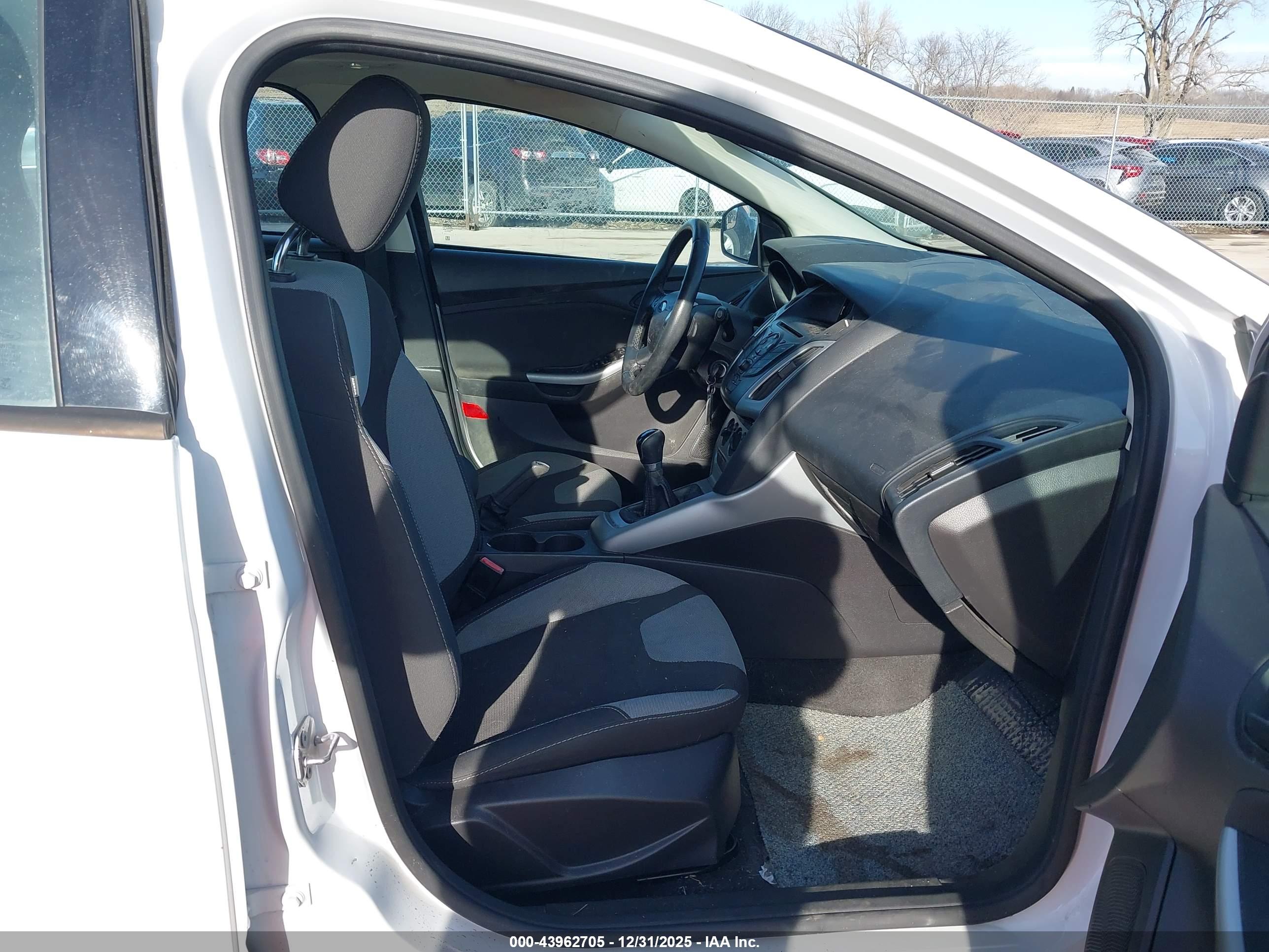 FORD FOCUS image 5