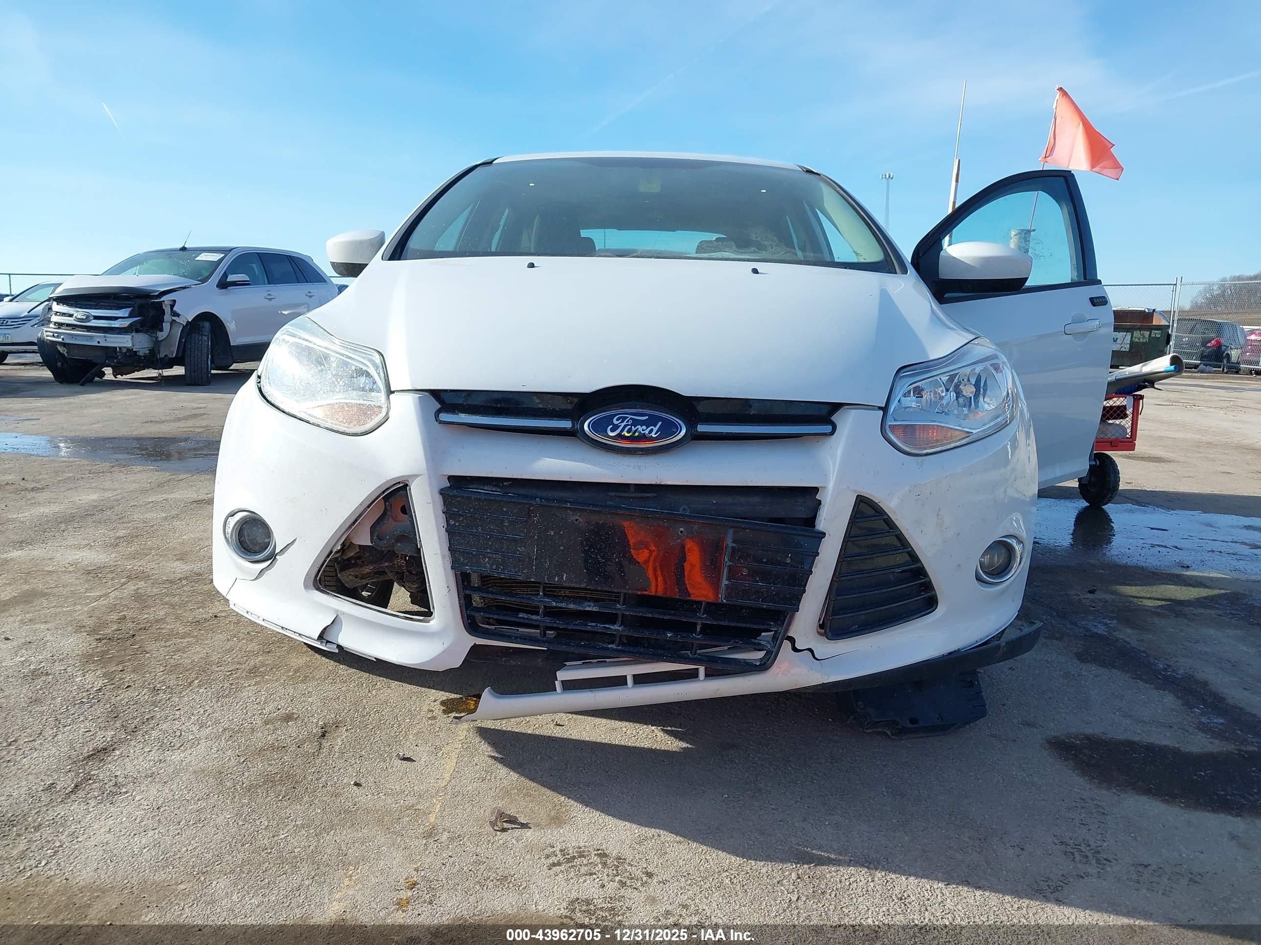 FORD FOCUS image 6