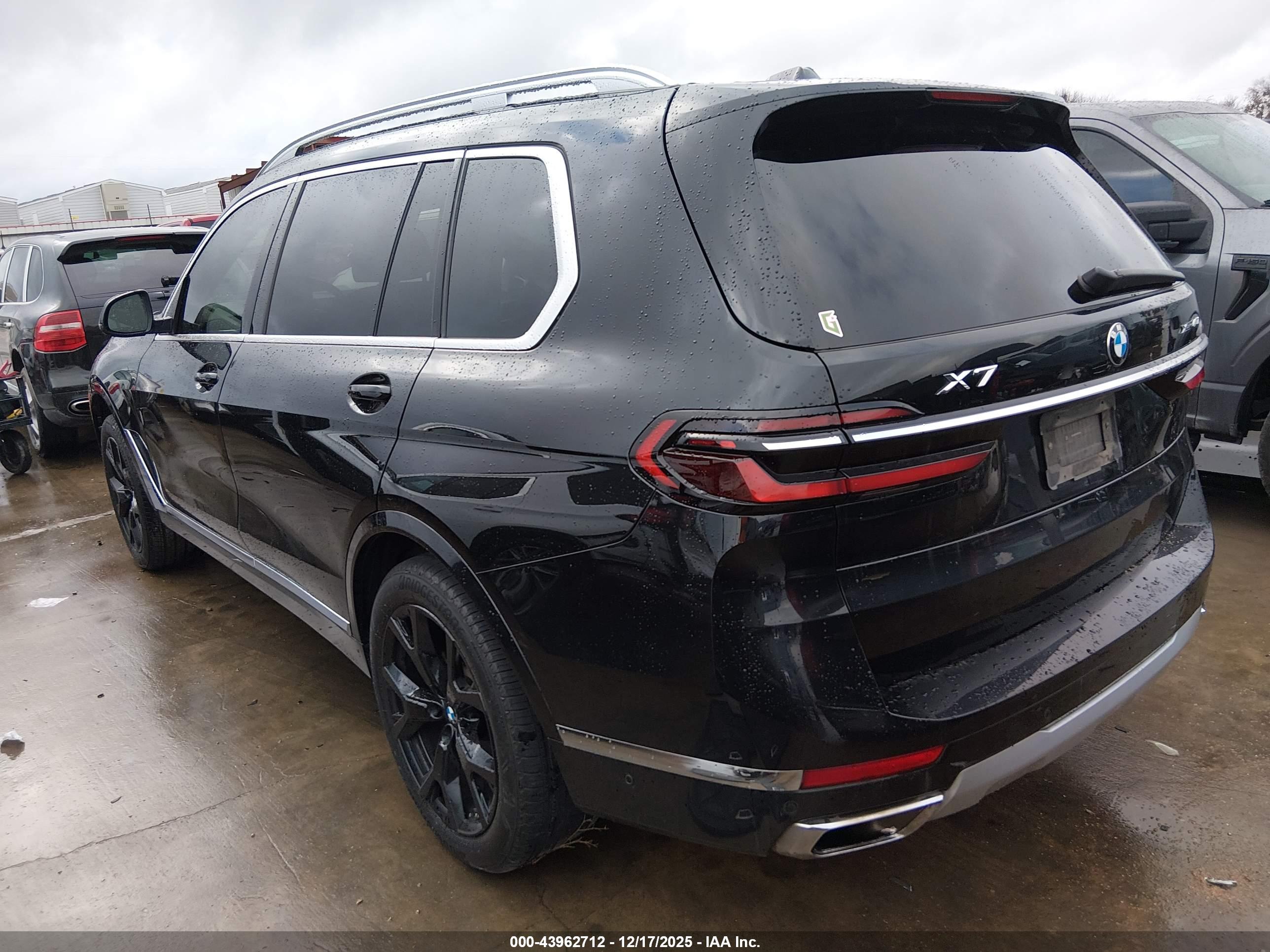 BMW X7 image 3
