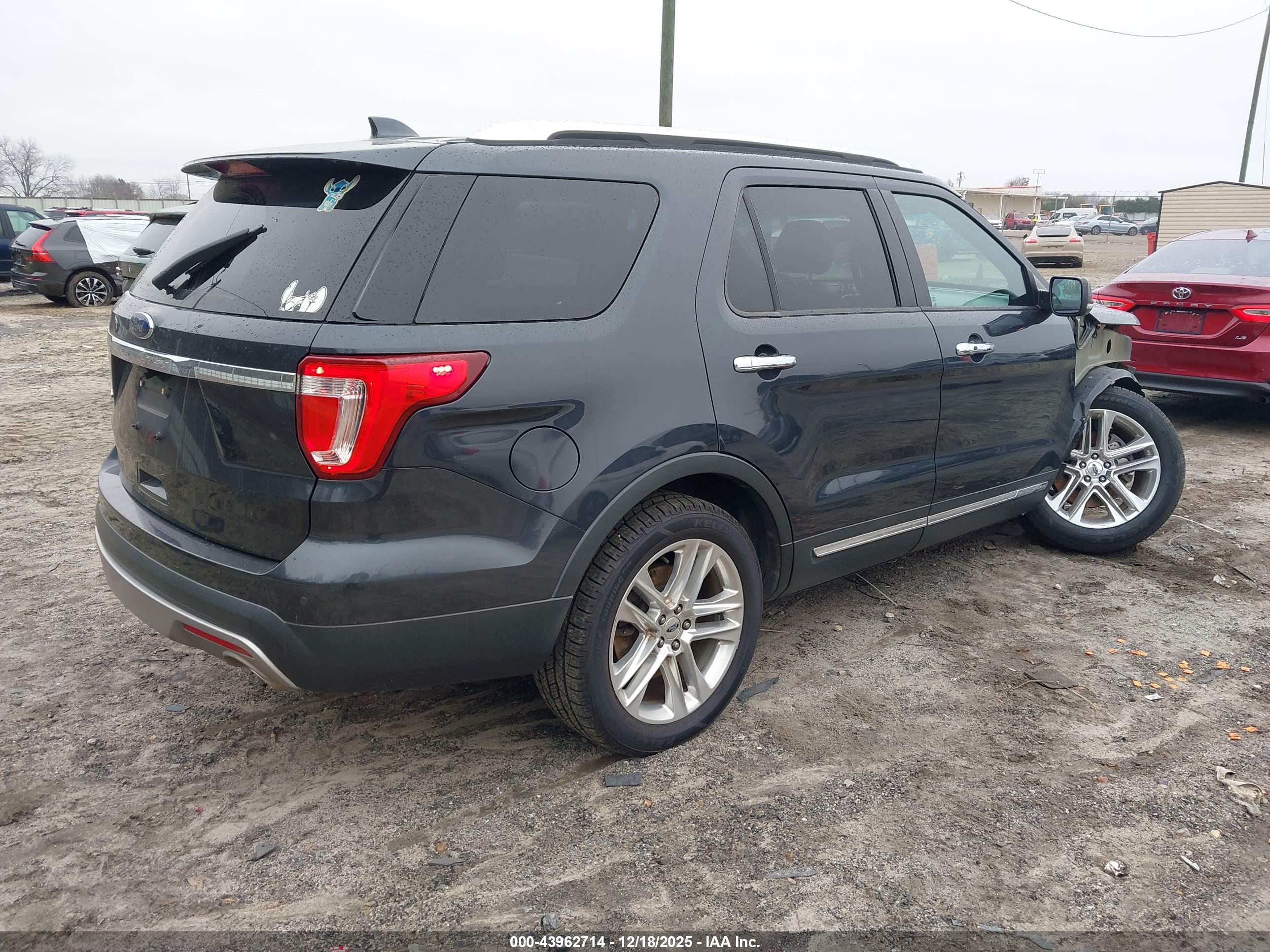 FORD EXPLORER image 4