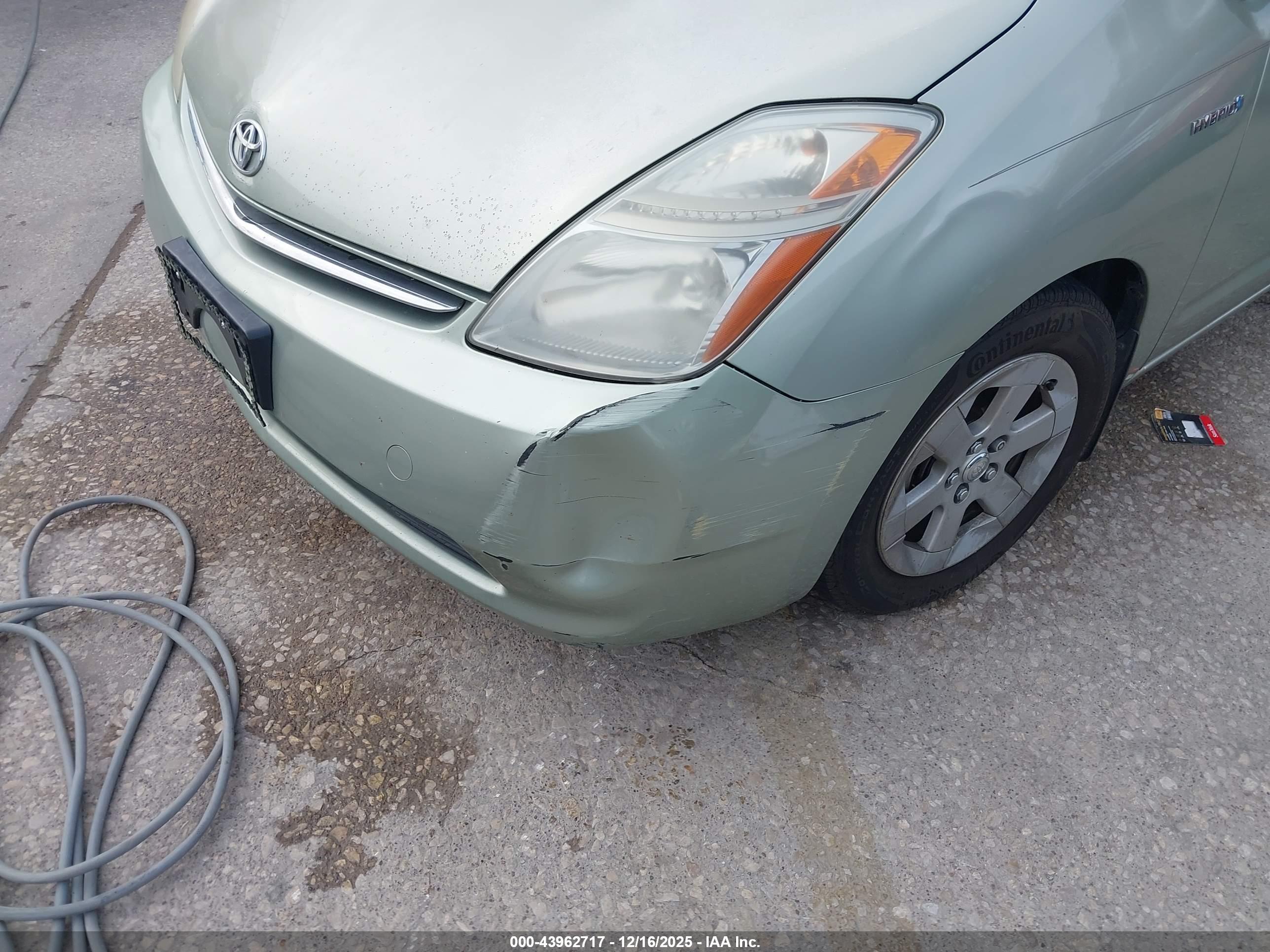 TOYOTA PRIUS image 6