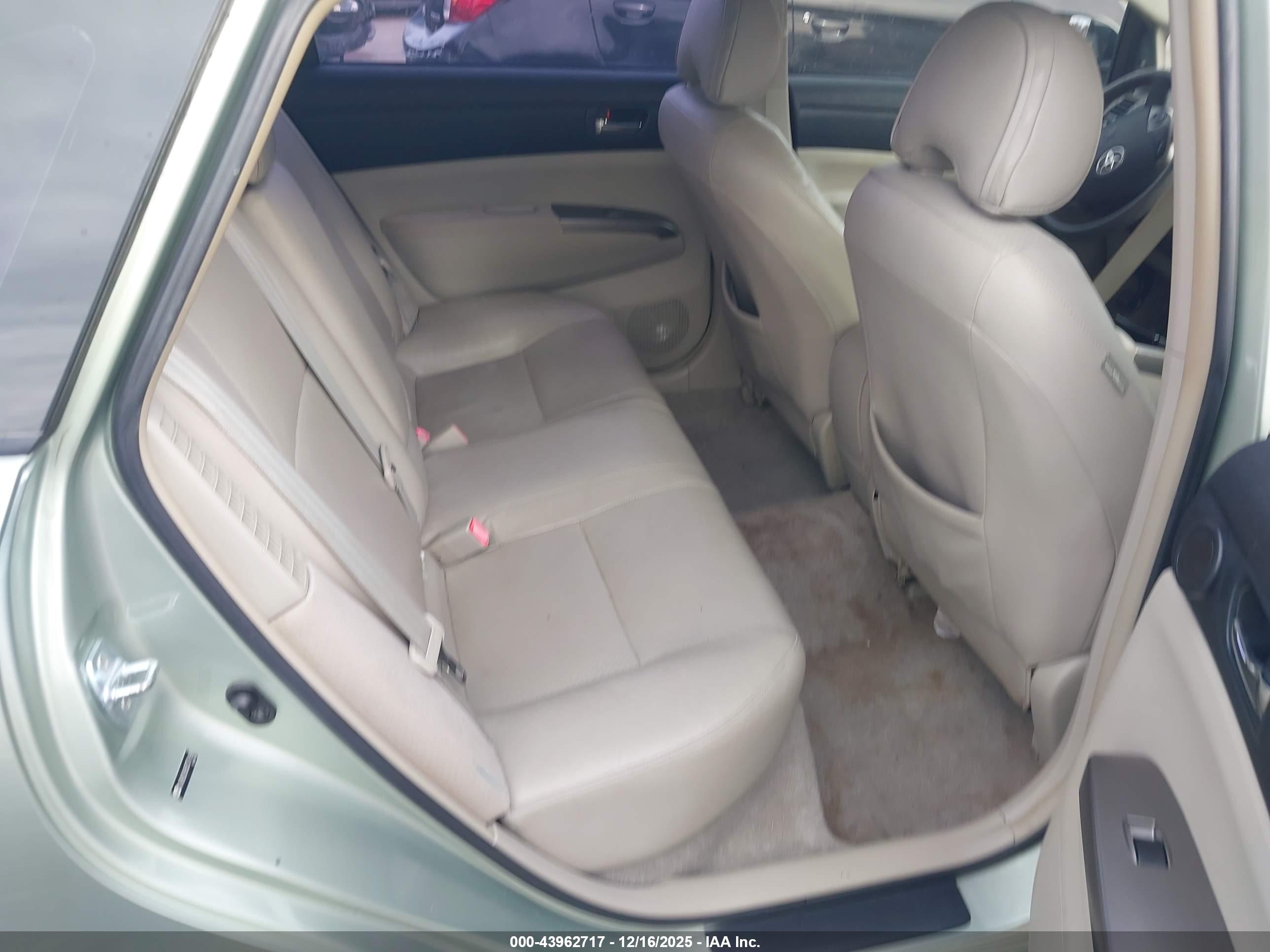 TOYOTA PRIUS image 8